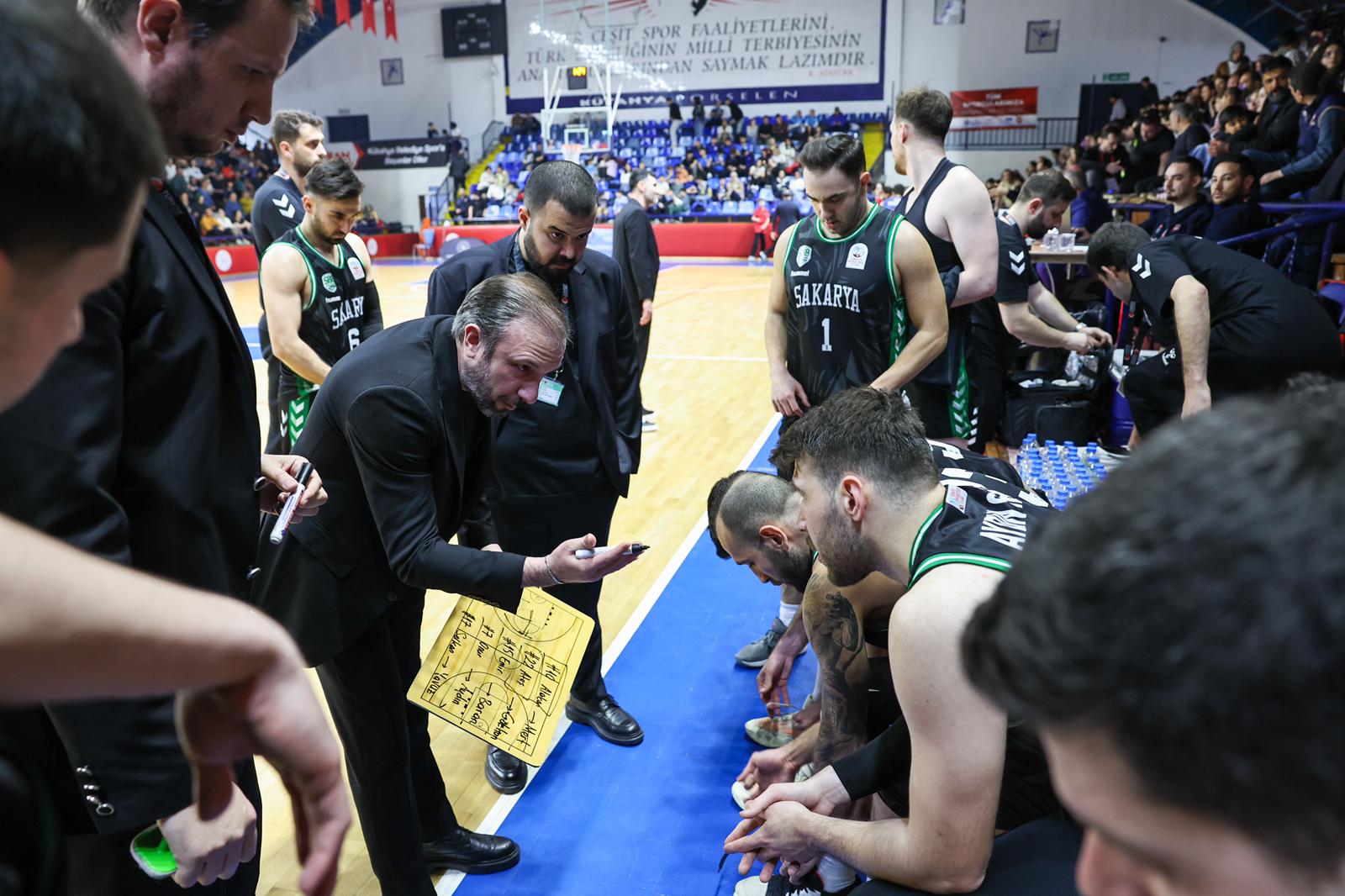 Büyükşehir Basketbol şampiyonluk kupası için parkeye çıkıyor