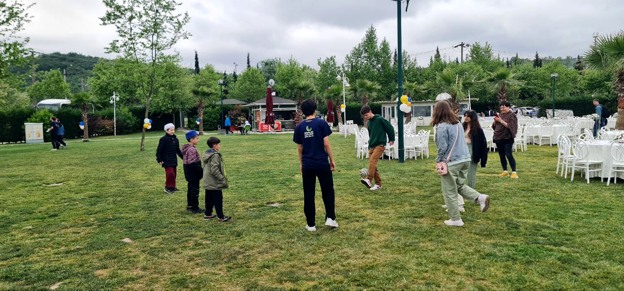 Farklı renklerden 45 misafir Sakarya'nın cennet köşelerine hayran kaldı