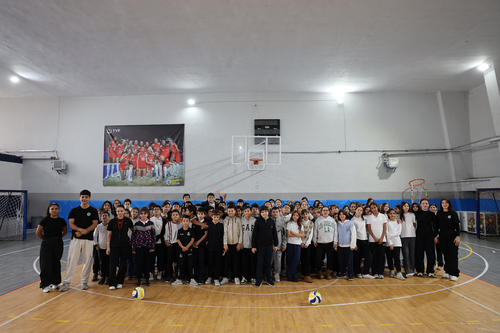 Büyükşehir, geleceğin voleybolcularını yetenek taramalarıyla keşfediyor