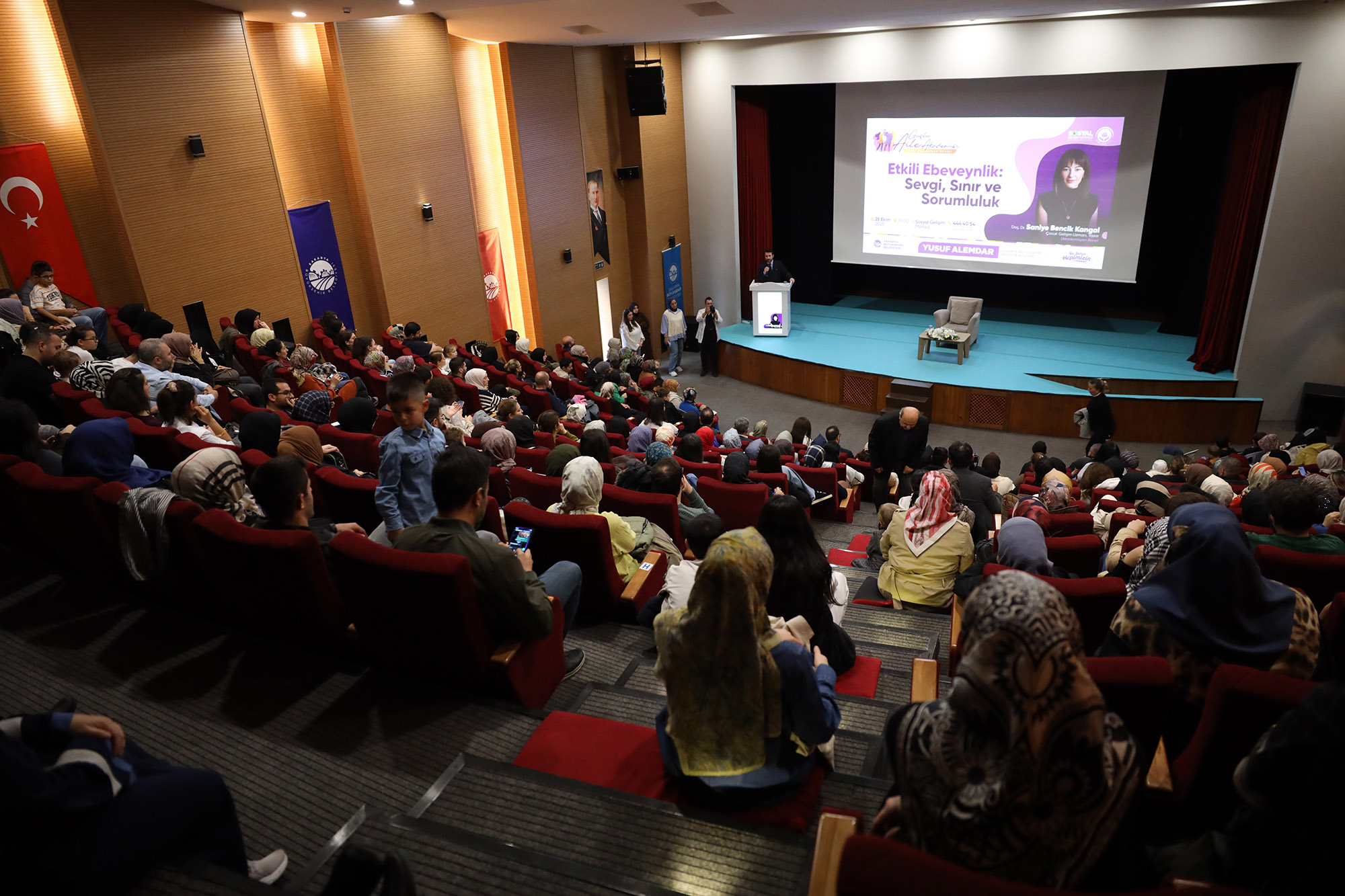 “Çocuklarınıza pahalı hediyeler değil, sevgi dolu anlar verin”