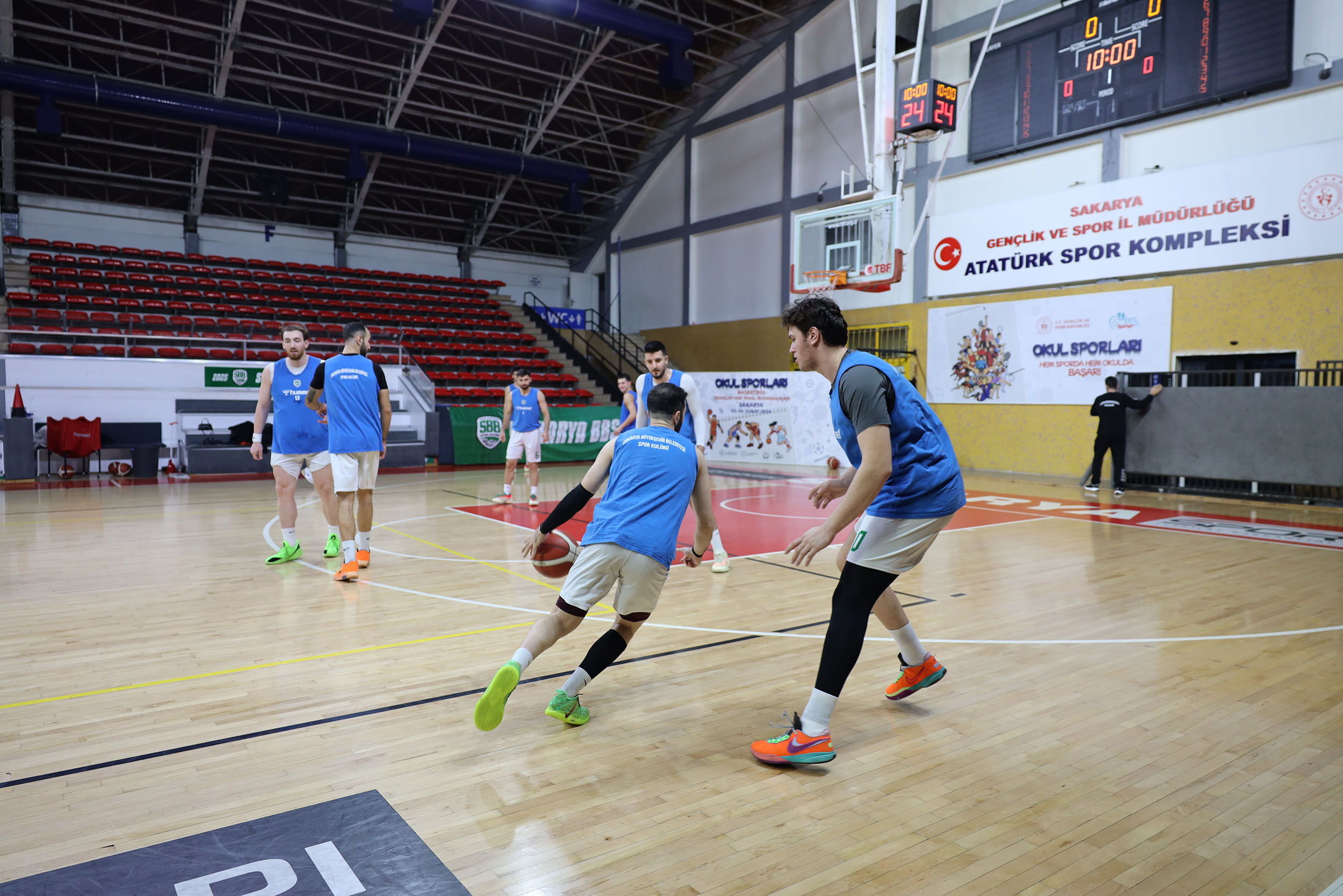 Büyükşehir Basketbol’da Başantrenör ve oyunculardan ortak mesaj: “Salonu dolduralım”