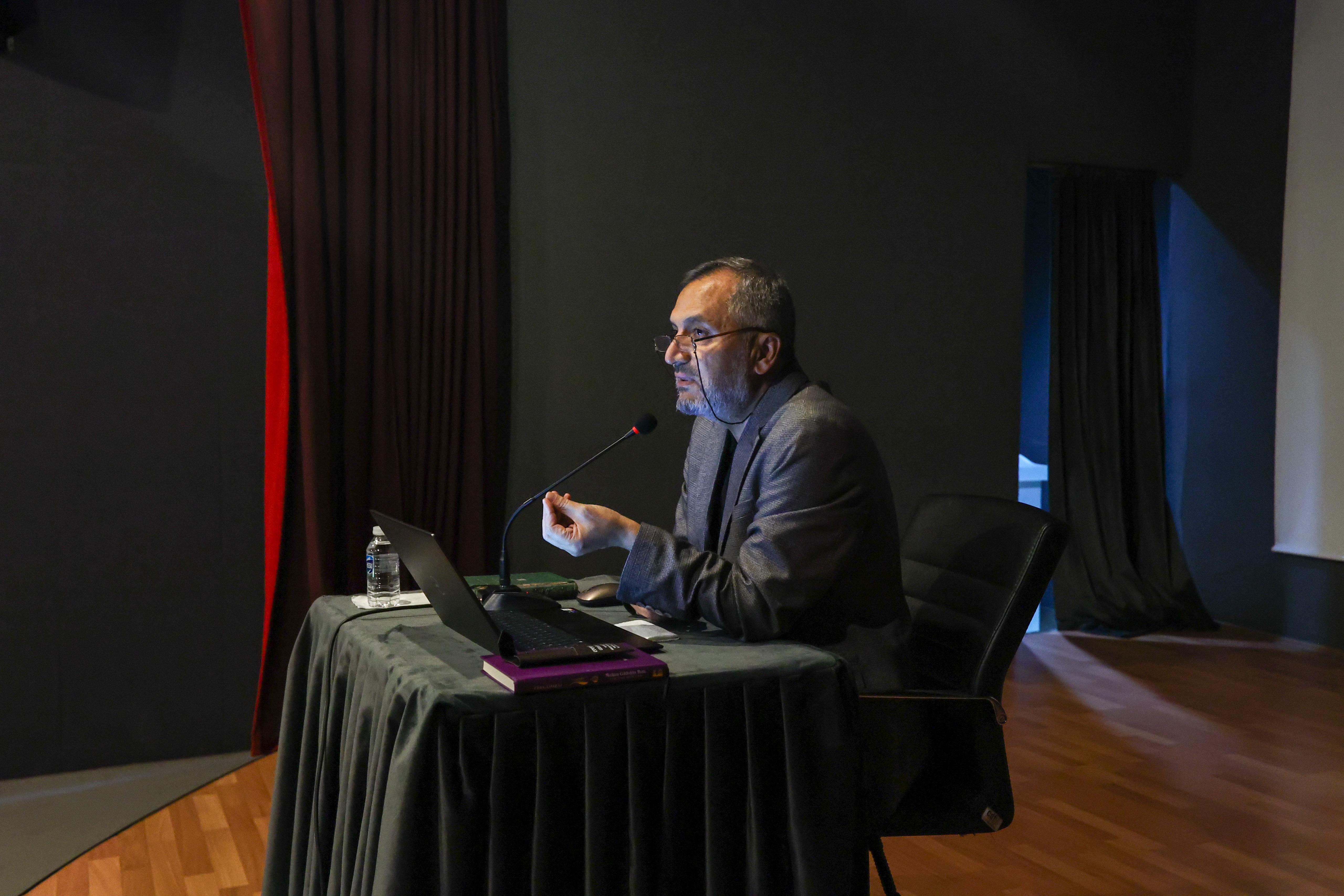 Prof. Dr. Sezai Küçük Hz. Mevlana’yı ve insanı konuştu: “Her insan dünyanın merkezidir”