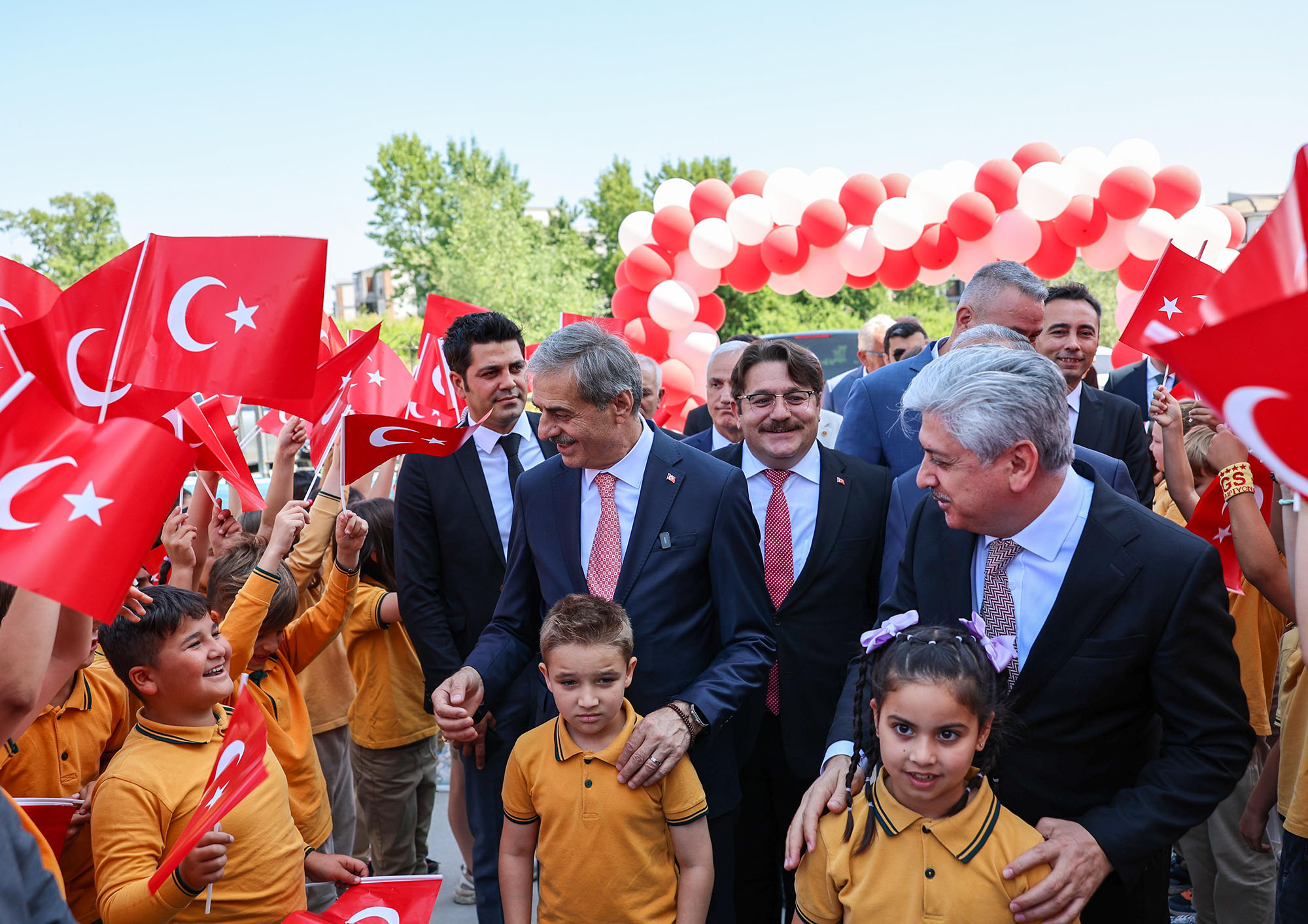 Yusuf Alemdar, çocukların heyecanına ortak oldu: “Siz bu şehrin ve geleceğin parlayan yıldızları olacaksınız”