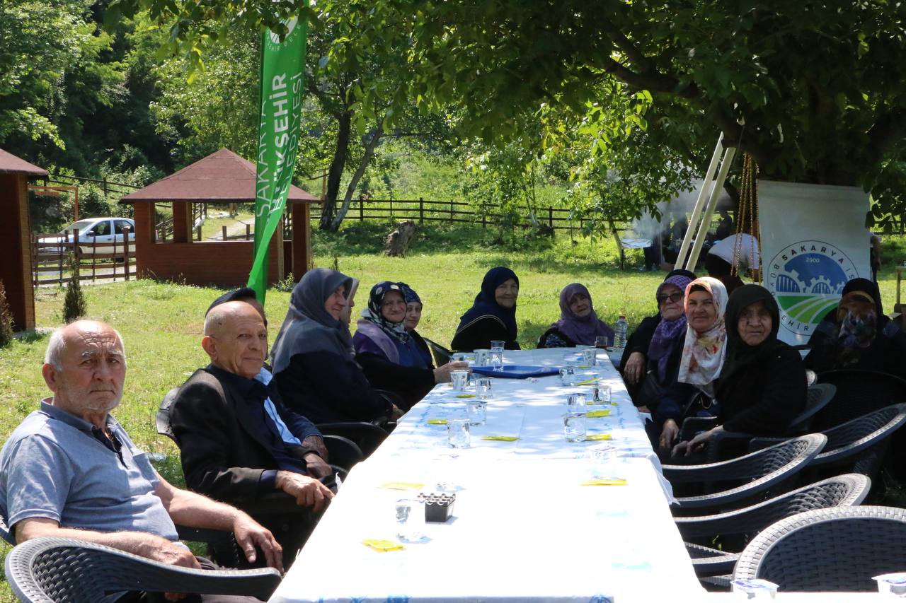 Geyveli çınarlar YADEM’le doğayı tüm güzelliğiyle teneffüs etti