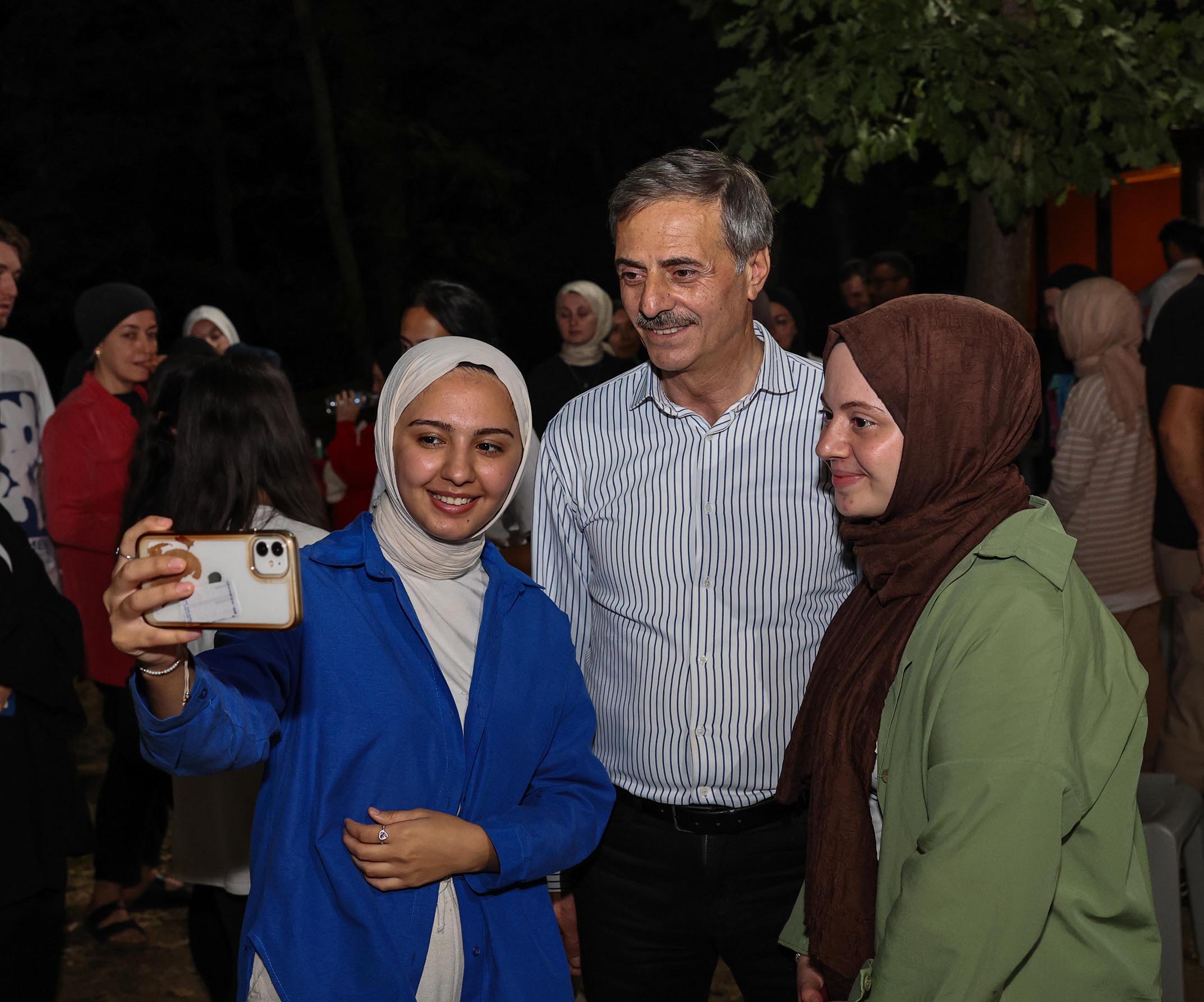 Yusuf Alemdar’dan kamp ateşi başında gençlere: “Bir hikayeniz olsun”