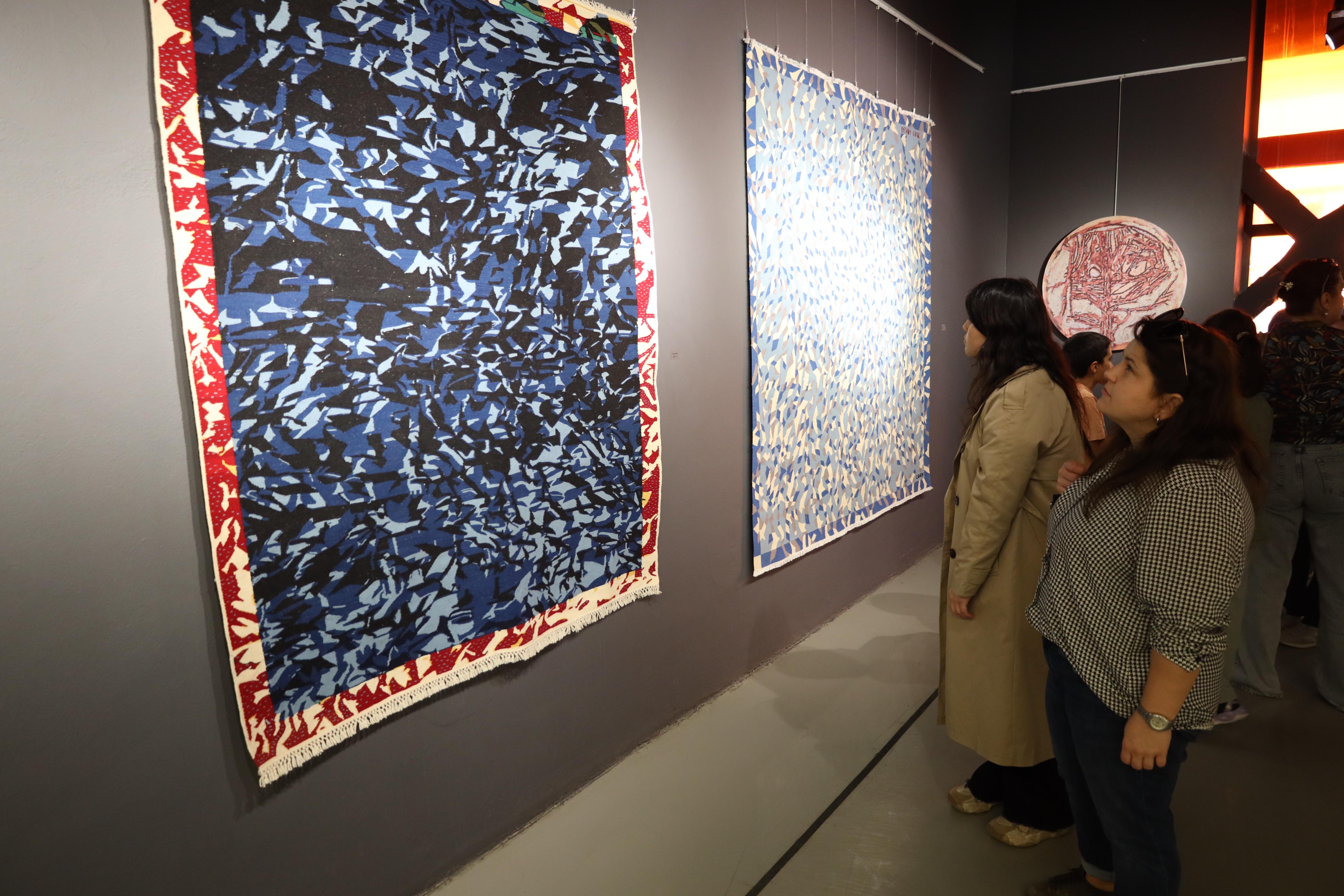 Ressam Devrim Erbil’in ‘Yatay Derinlik’ sergisi OSM’de kapılarını açtı
