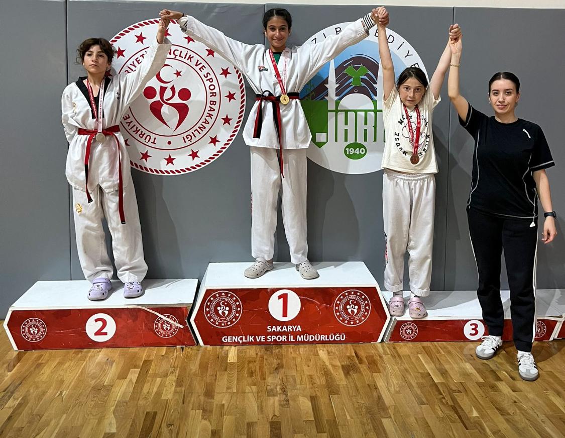 Büyükşehir’in altyapı sporcularından 82 madalya