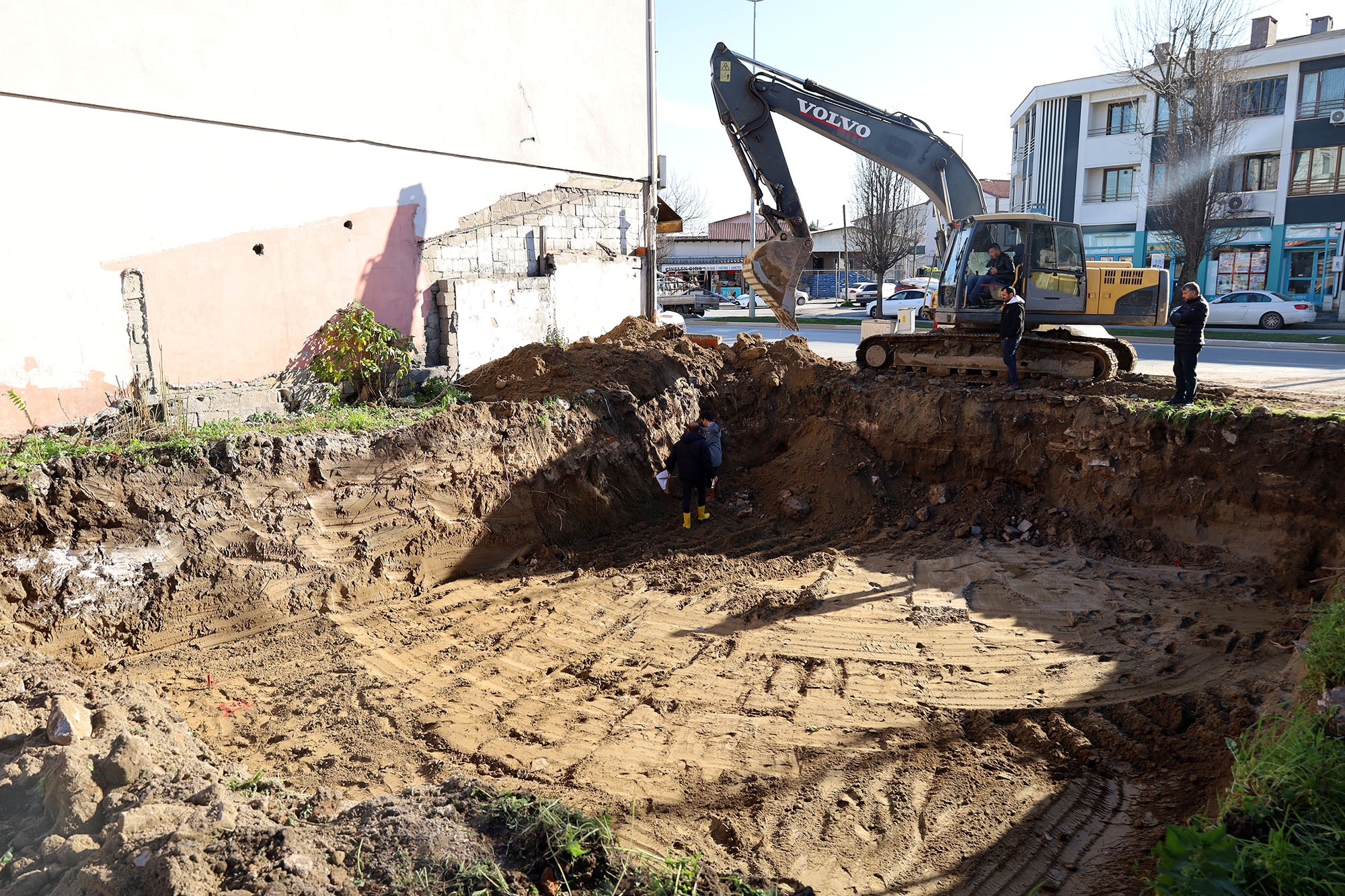 Sakarya’nın merkezindeki Osmanlı hatırası tarihi konak ihtişamlı günlerine dönüyor: İlk kazma vuruldu