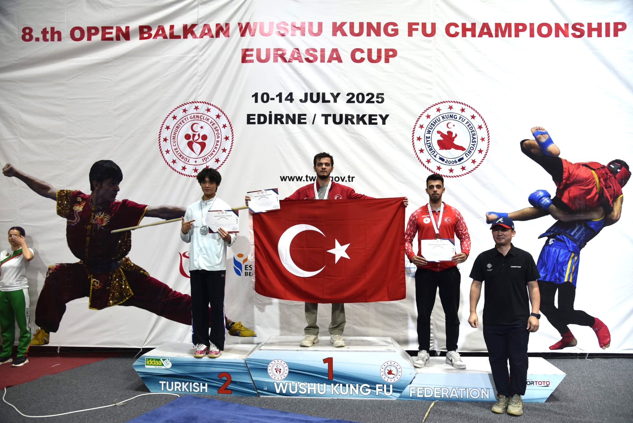 Büyükşehir’in ‘wushu kung fu’ takımından tarihi başarı: Madalya yağmuruna tuttular…