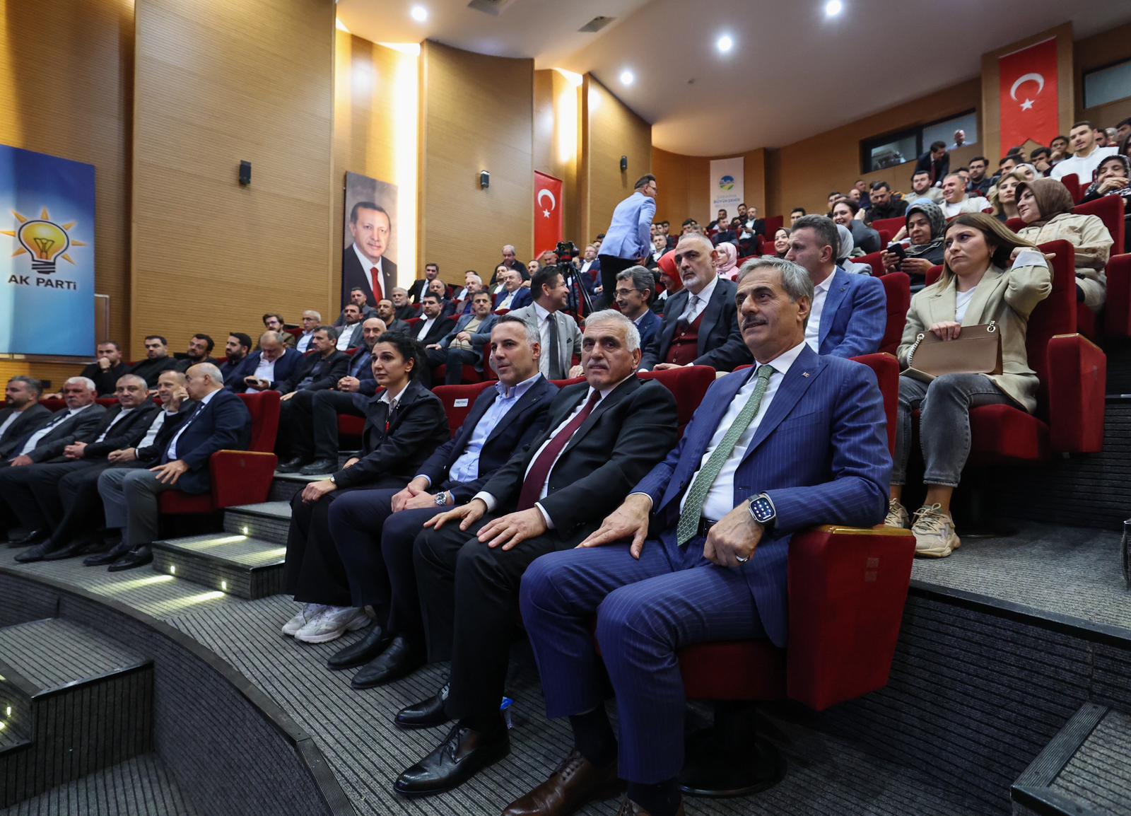 “Her anımızı şehrimizin geleceği ve insanımıza hizmet gündemiyle yaşıyoruz”