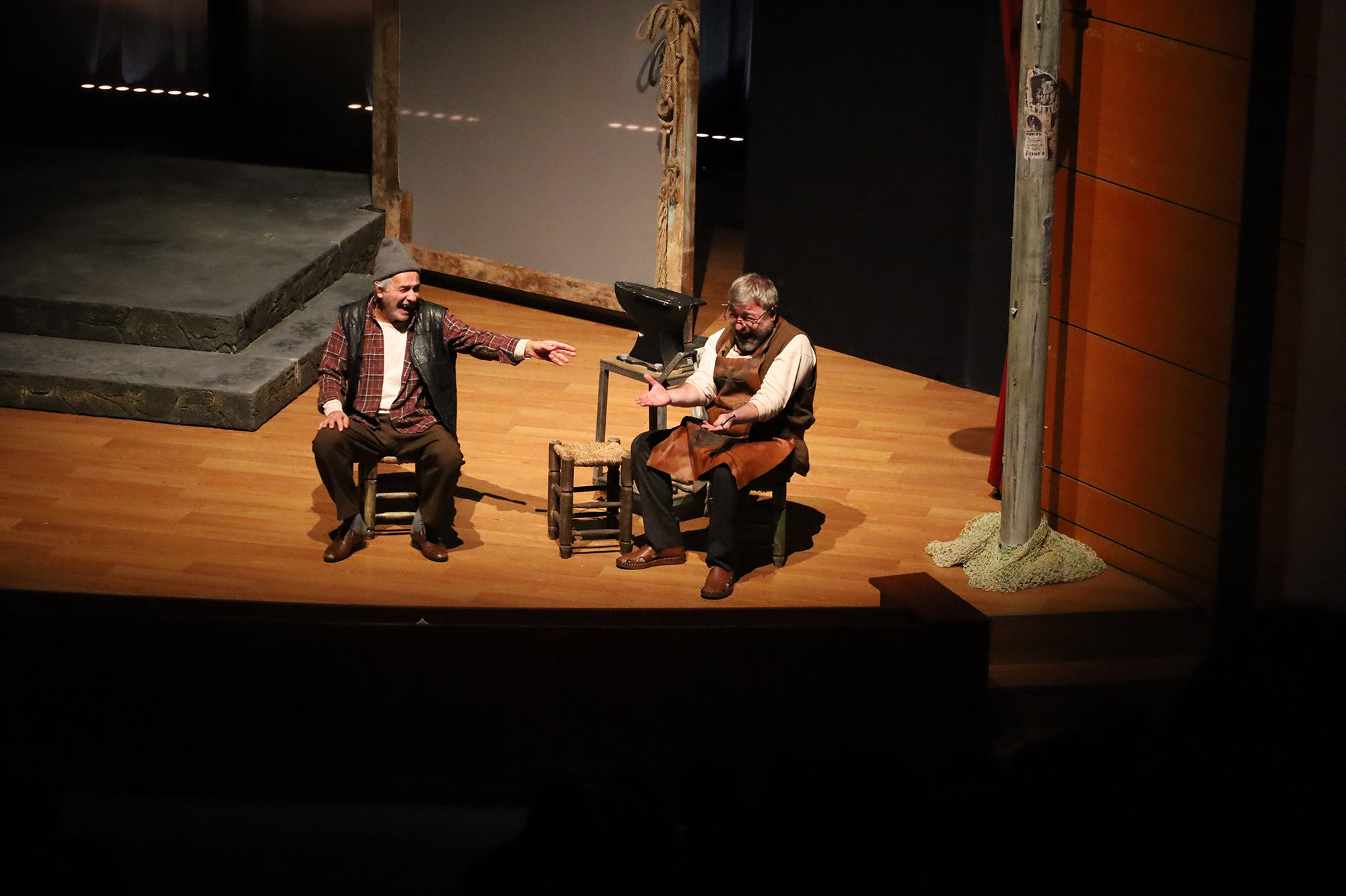 Deli İbram Divanı oyunu yoğun ilgiyle sahnelendi