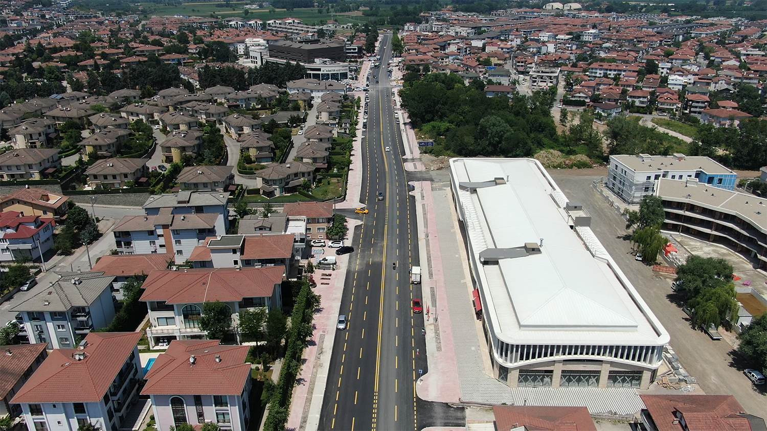 Şehit Mehmet Karabaşoğlu Caddesi yepyeni yüzüyle hizmette