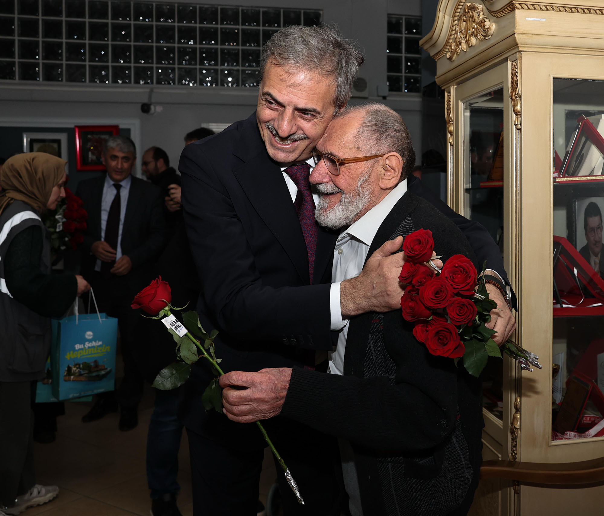 Yusuf Alemdar’dan eli öpülesi büyüklere anlamlı ziyaret: “Tecrübelerinizle bize daima yol gösterici oldunuz”