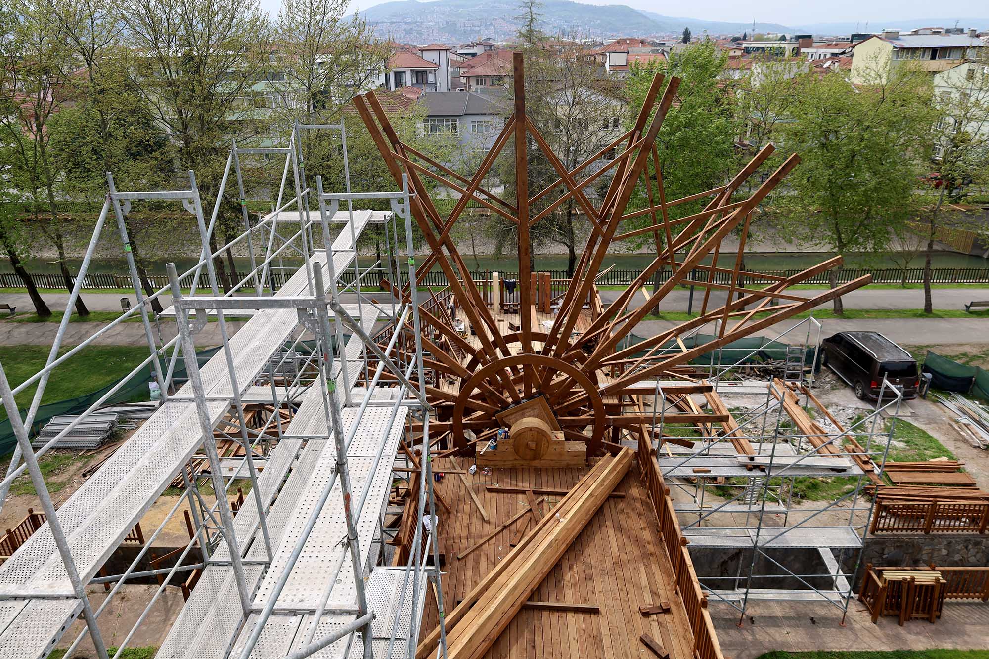 Şehrin kültürel simgesi Tarihi Çark’ta titiz çalışma devam ediyor