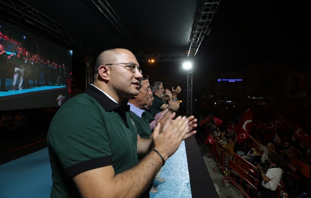 Büyükşehir Basket Darbeye Karşı Tek Yürek
