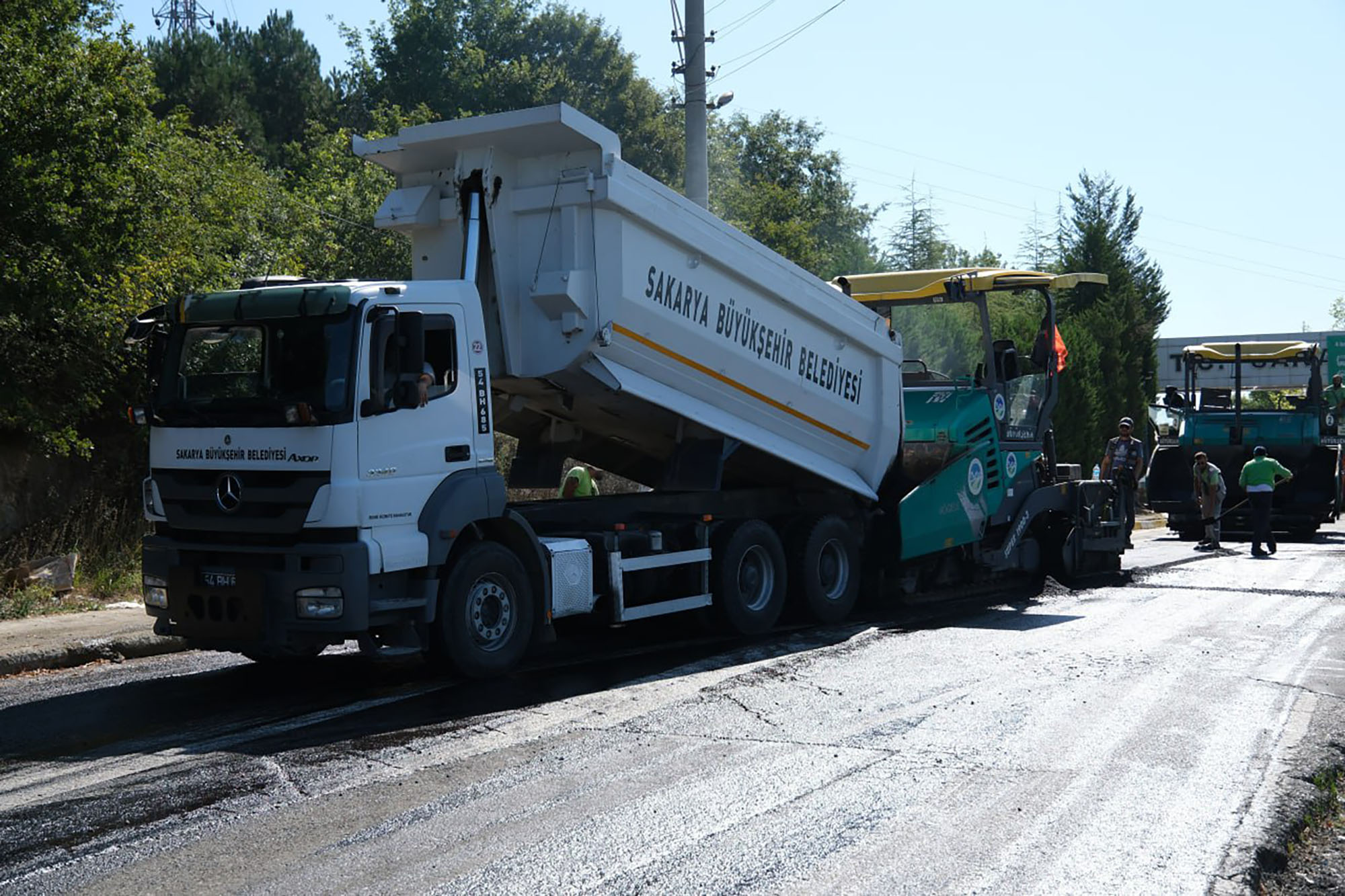 Kırcaali Caddesi’nde asfalt çalışmaları başladı