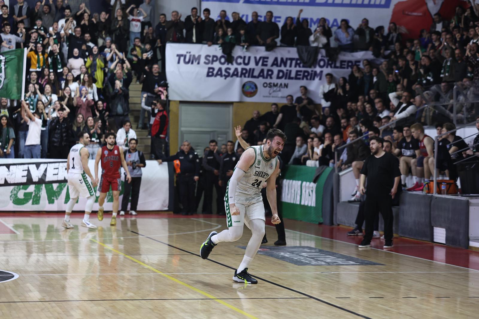 Büyükşehir Play-Off’a galibiyetle başladı: 87-81
