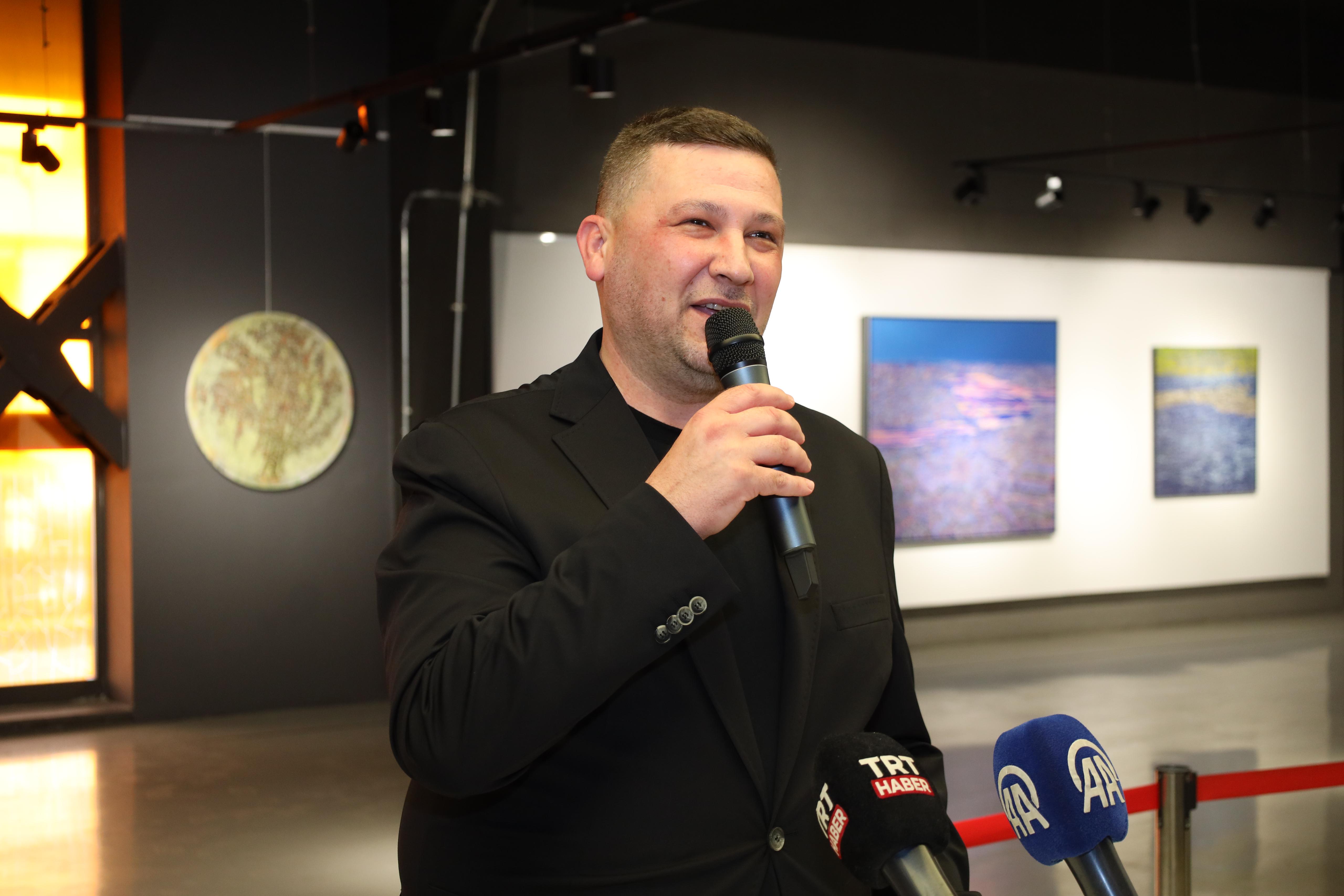 Ressam Devrim Erbil’in ‘Yatay Derinlik’ sergisi OSM’de kapılarını açtı