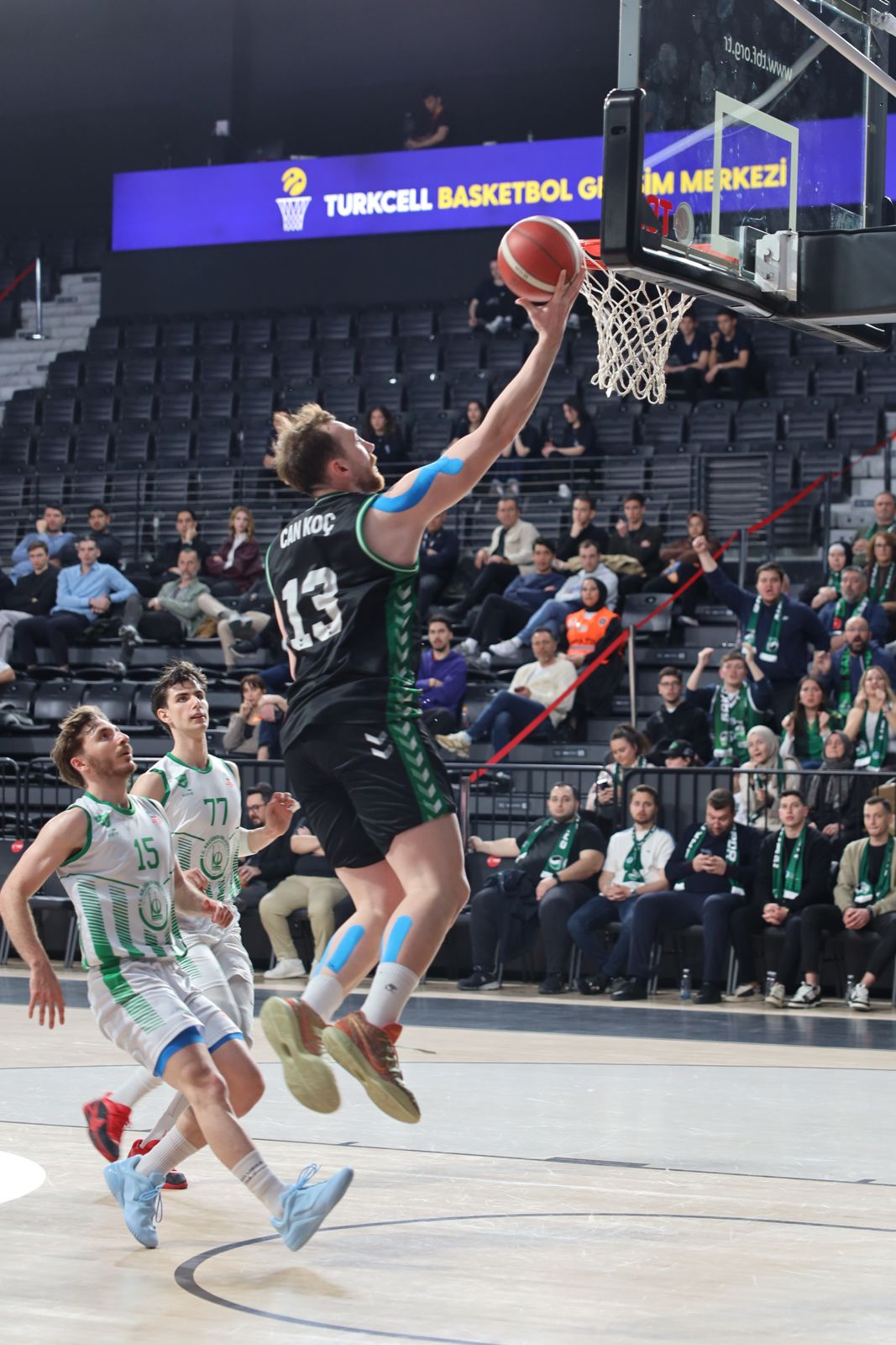 Şampiyon Büyükşehir Basketbol!