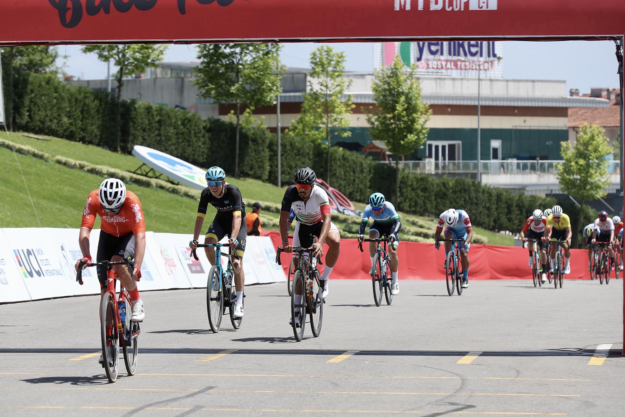 Tour Of heyecanı Sakarya’da sürüyor: Podyumda 2 Türk pedal