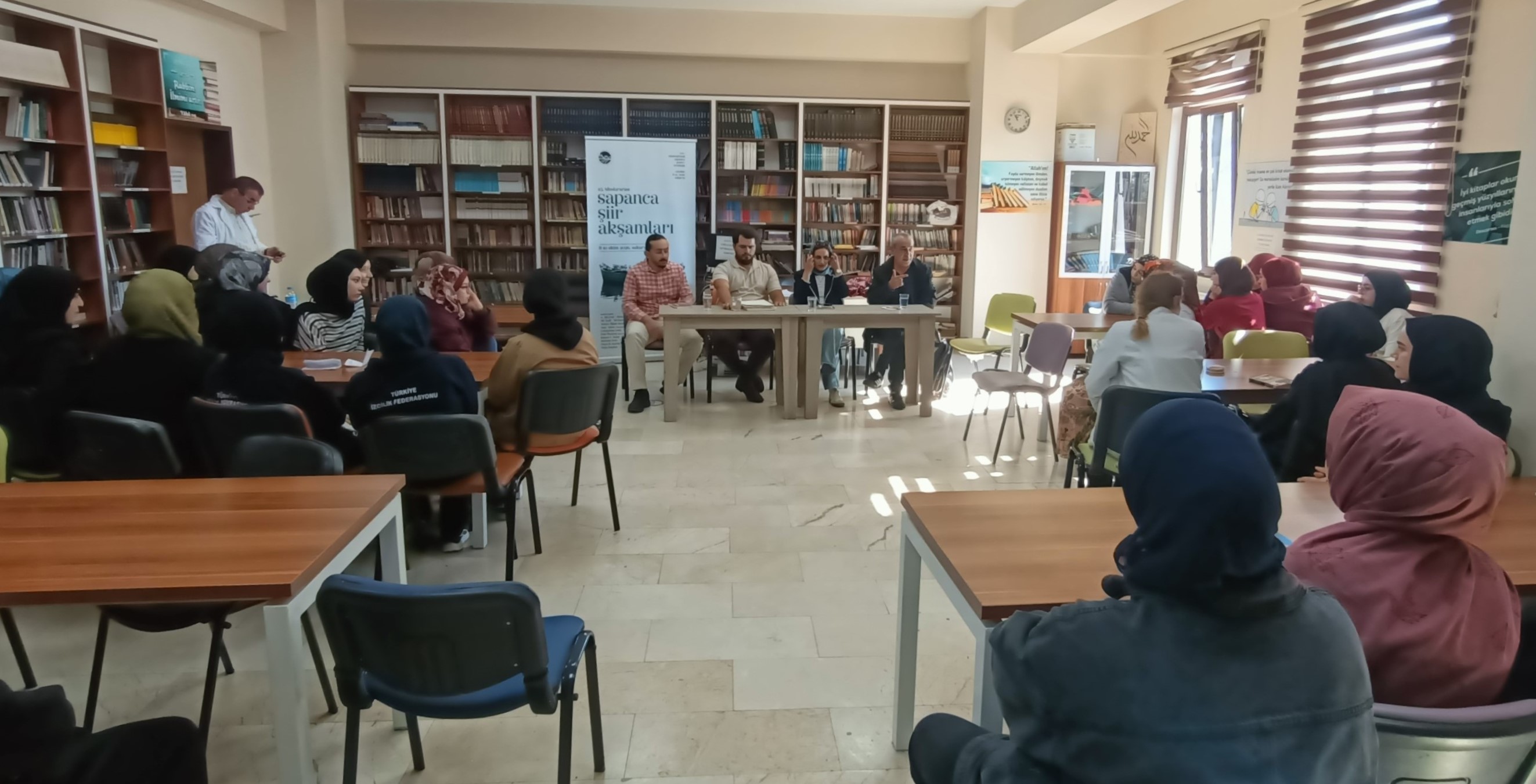 Şairler öğrencilerle en özel dizeleri paylaştı 