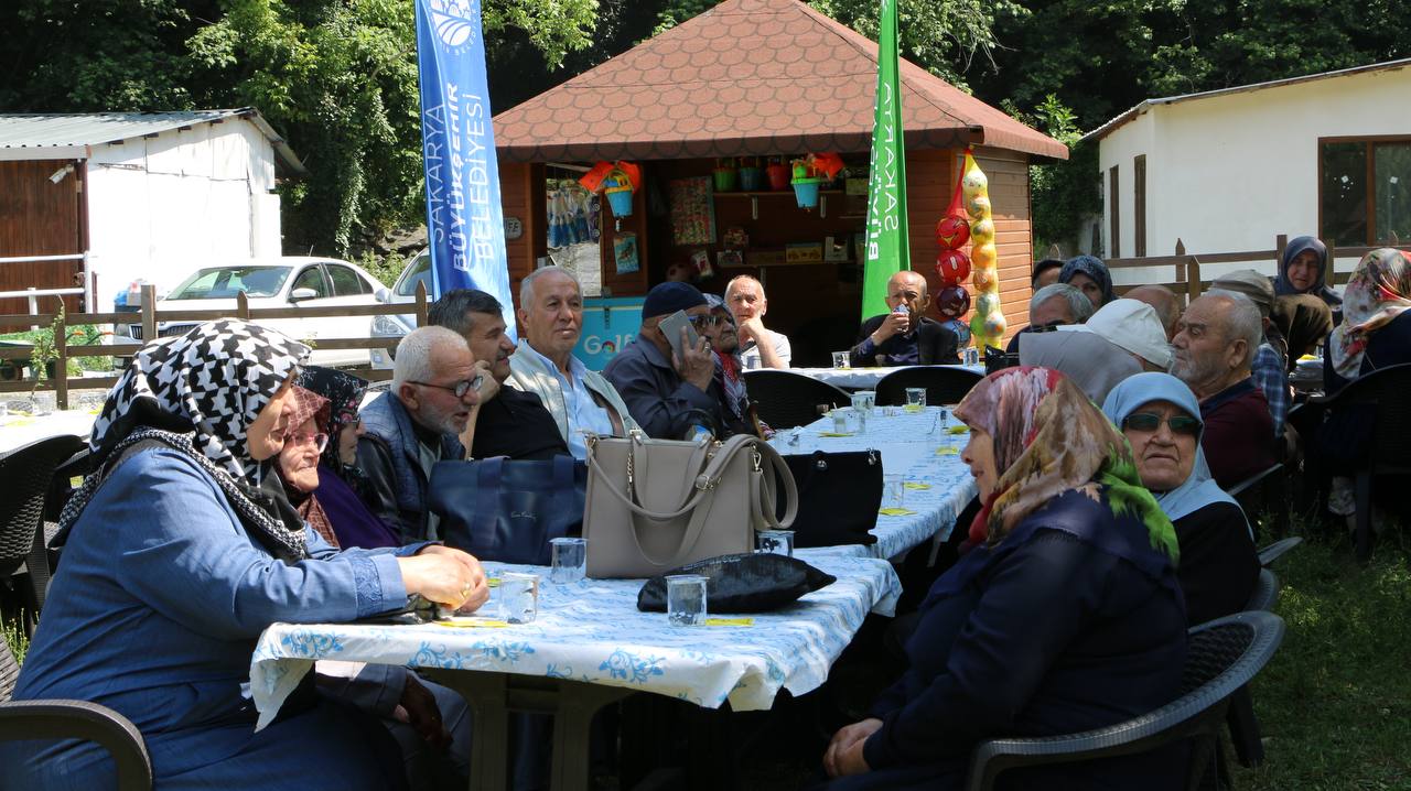 Geyveli çınarlar YADEM’le doğayı tüm güzelliğiyle teneffüs etti