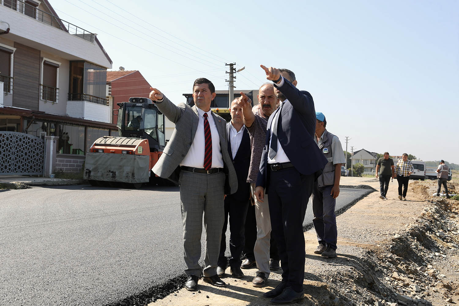 Büyükşehir’in asfalt mesaisi kuzeyde başladı: Kocaali’nin iki caddesi yenileniyor