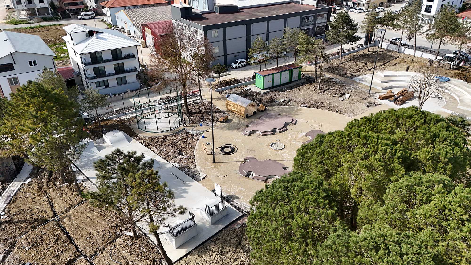 Kaynarca yeni buluşma noktasına kavuşuyor: Satranç alanı, ayak tenisi, tırmanma alanı, kaykay pisti…