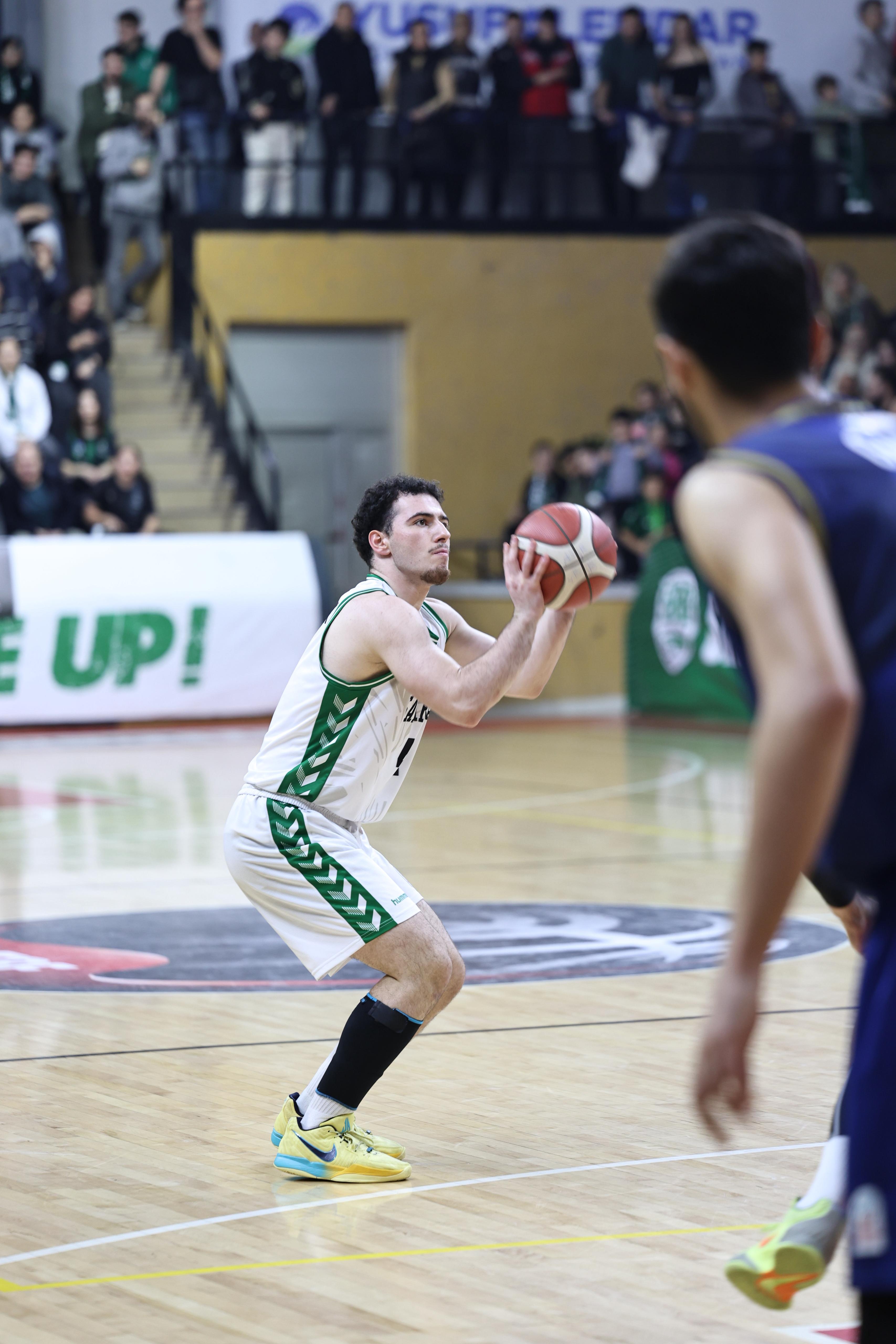Basketbolda yarı final heyecanı başlıyor: Tüm gözler Atatürk Spor Salonu’nda