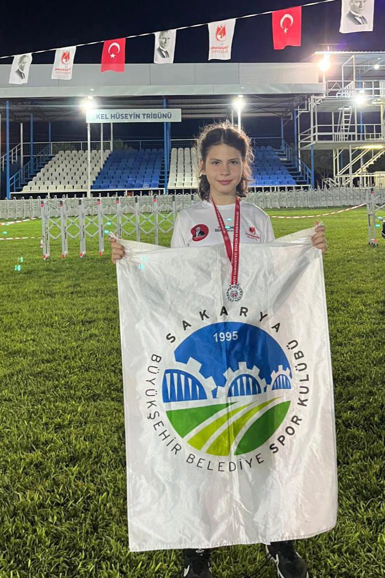 Büyükşehir sporcuları başarılarına yenilerini ekledi