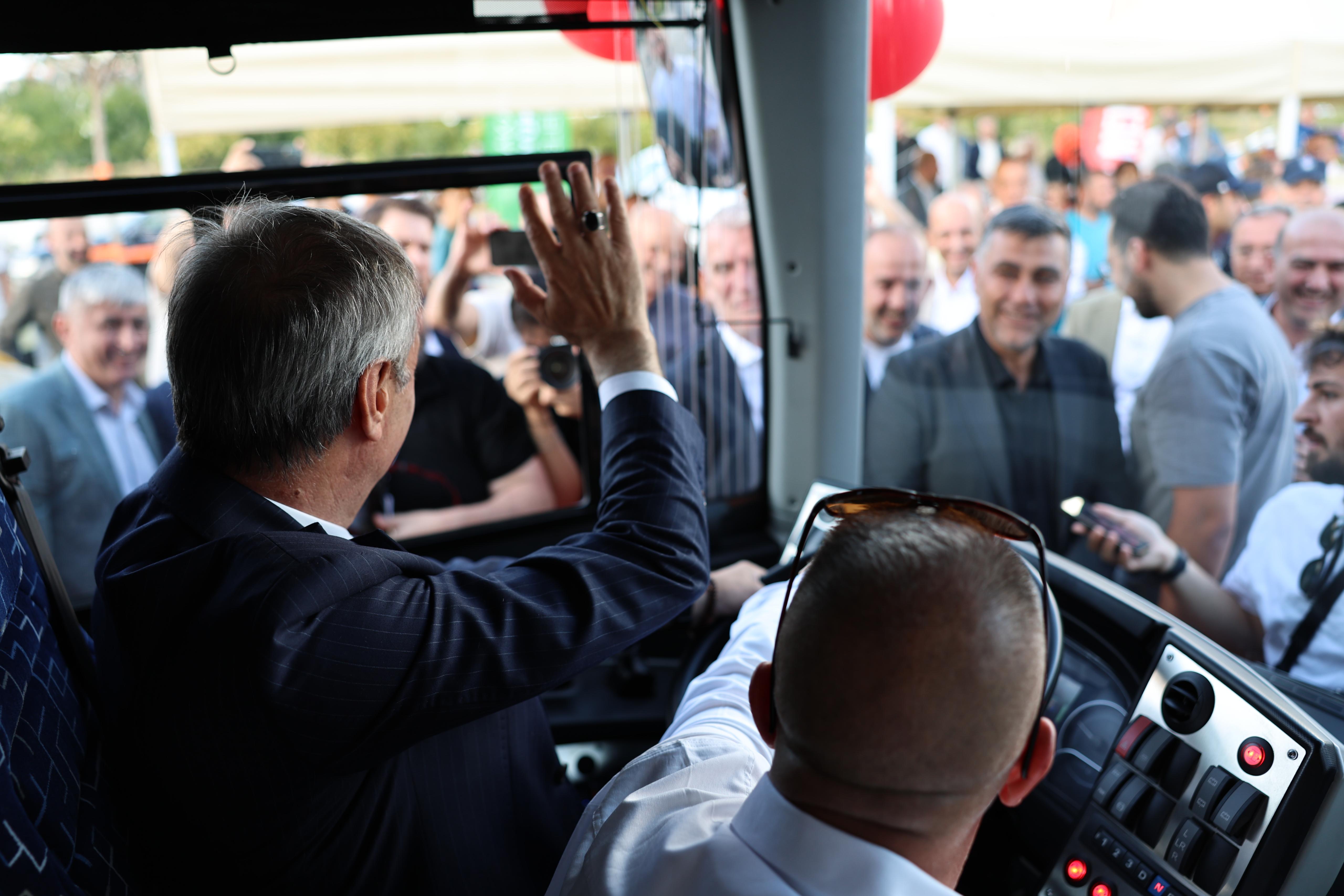 Metrobüsler Yusuf Alemdar’ın söz verdiği tarihte Sakarya yollarında