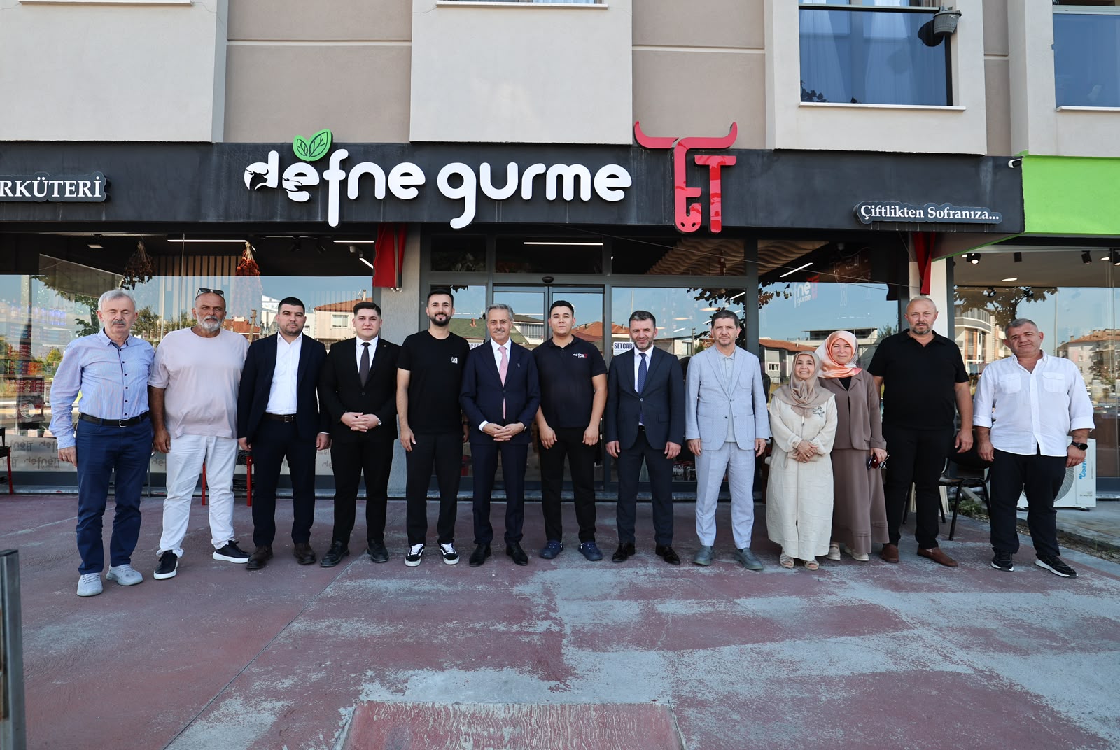 Sakarya’nın merkezine kesintisiz ulaşım artık mümkün: Alparslan Türkeş Caddesi aydınlatması ve peyzajıyla tamamlandı