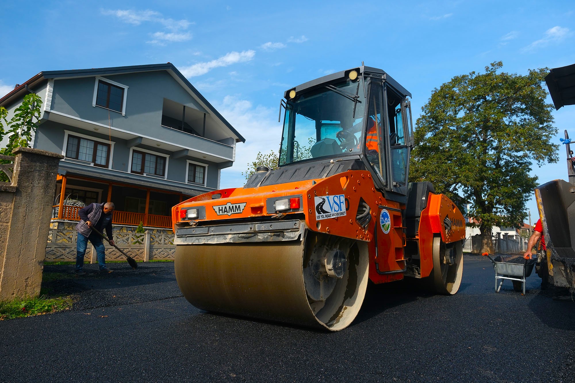 Hendek’te Soğuksu’dan sonra şimdi Hacıkışla: Büyükşehir şehrin yollarını ilmek ilmek işliyor