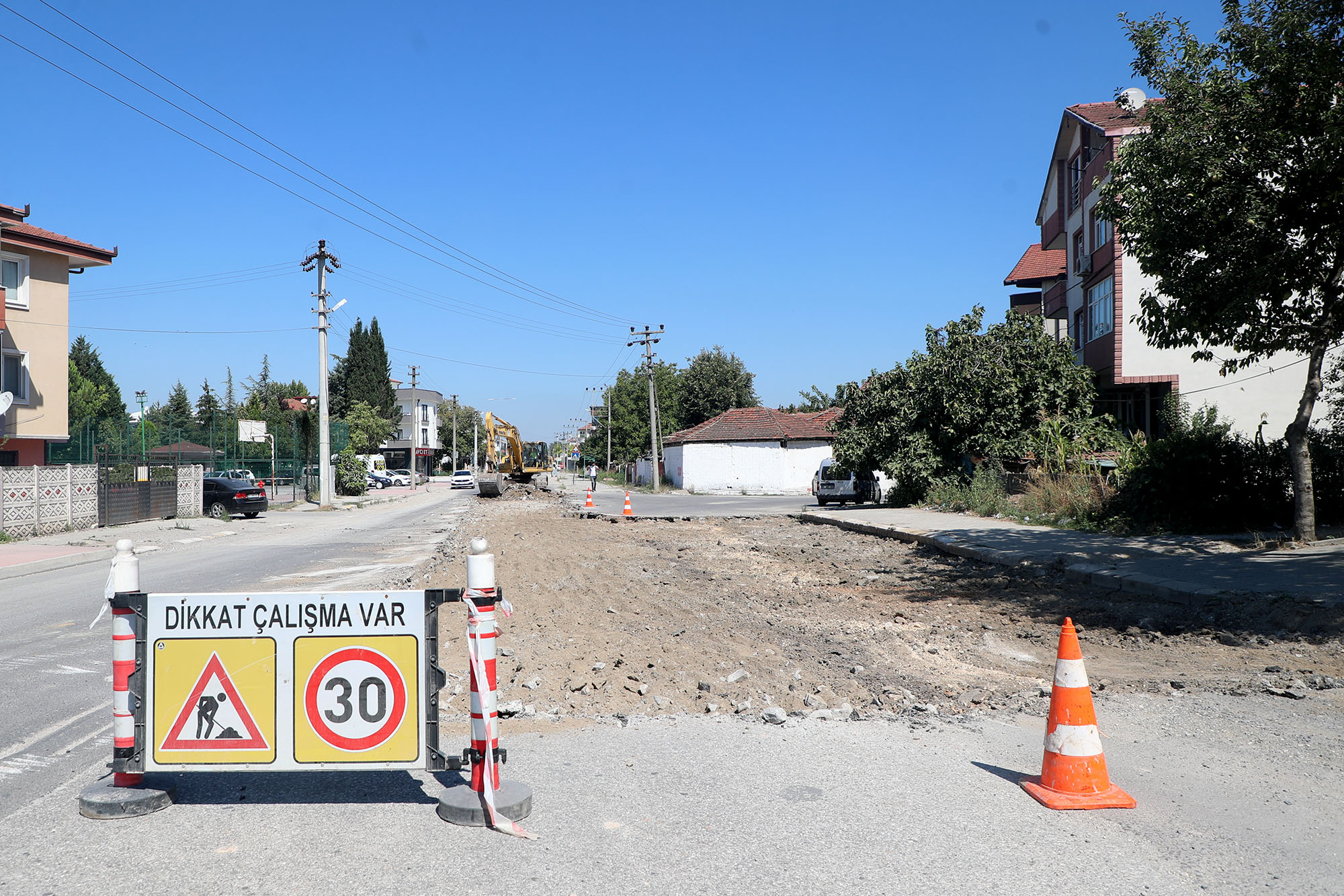 Erenler Küpçüler Caddesi’nde yenileme çalışmaları başladı 