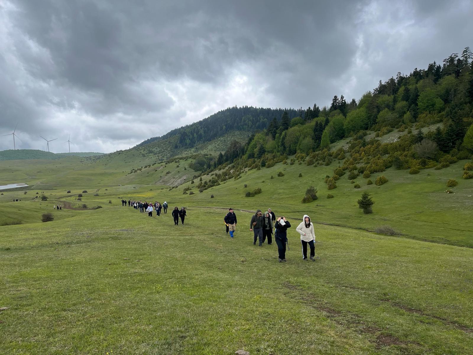 Doğa tutkunları Karagöl’ün cennet doğasını adım adım keşfetti 