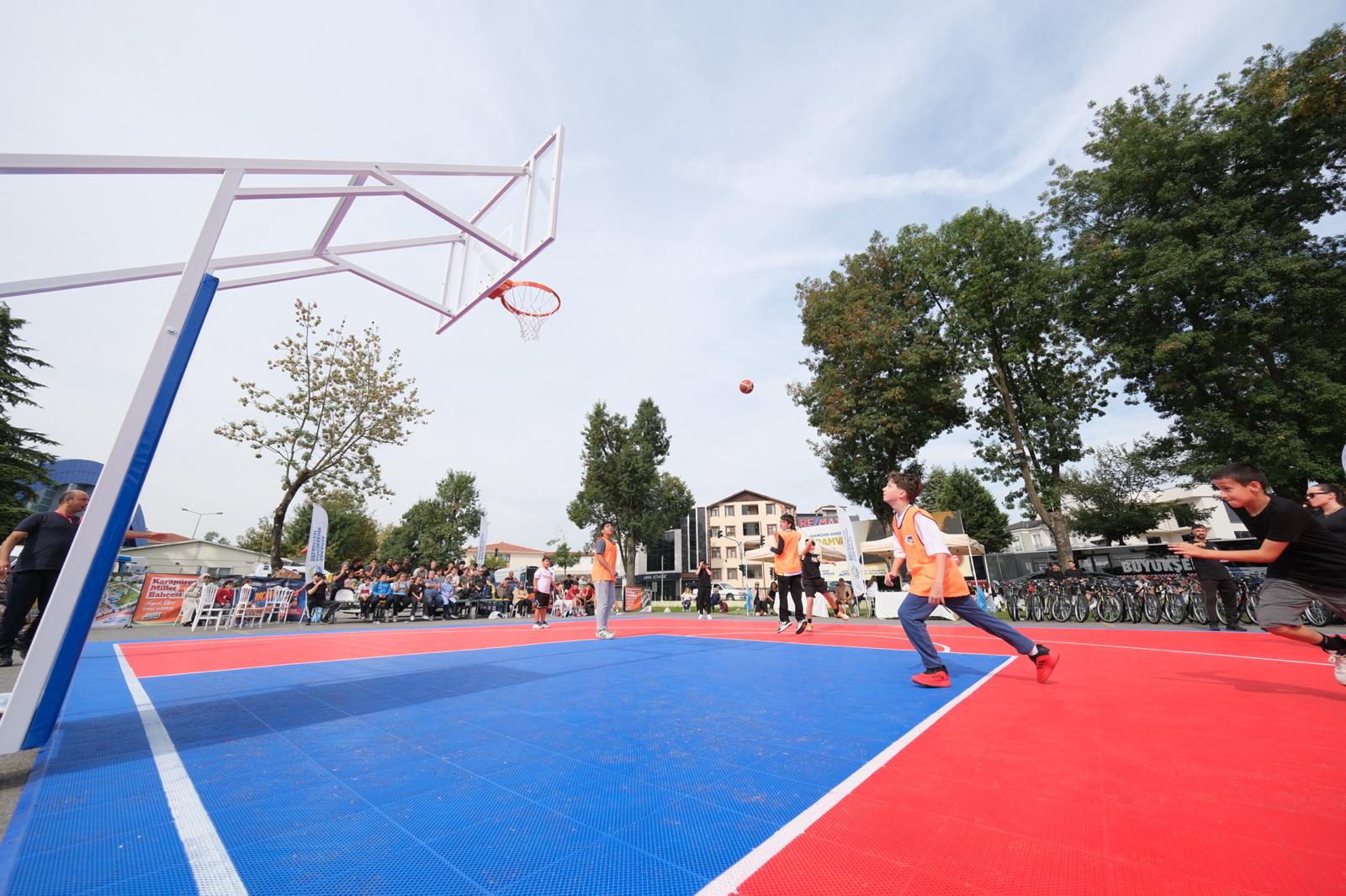 Aziz Duran Parkı’nda 3x3 sokak basketbolu şöleni: 250’den fazla sporcu parkede ter döktü