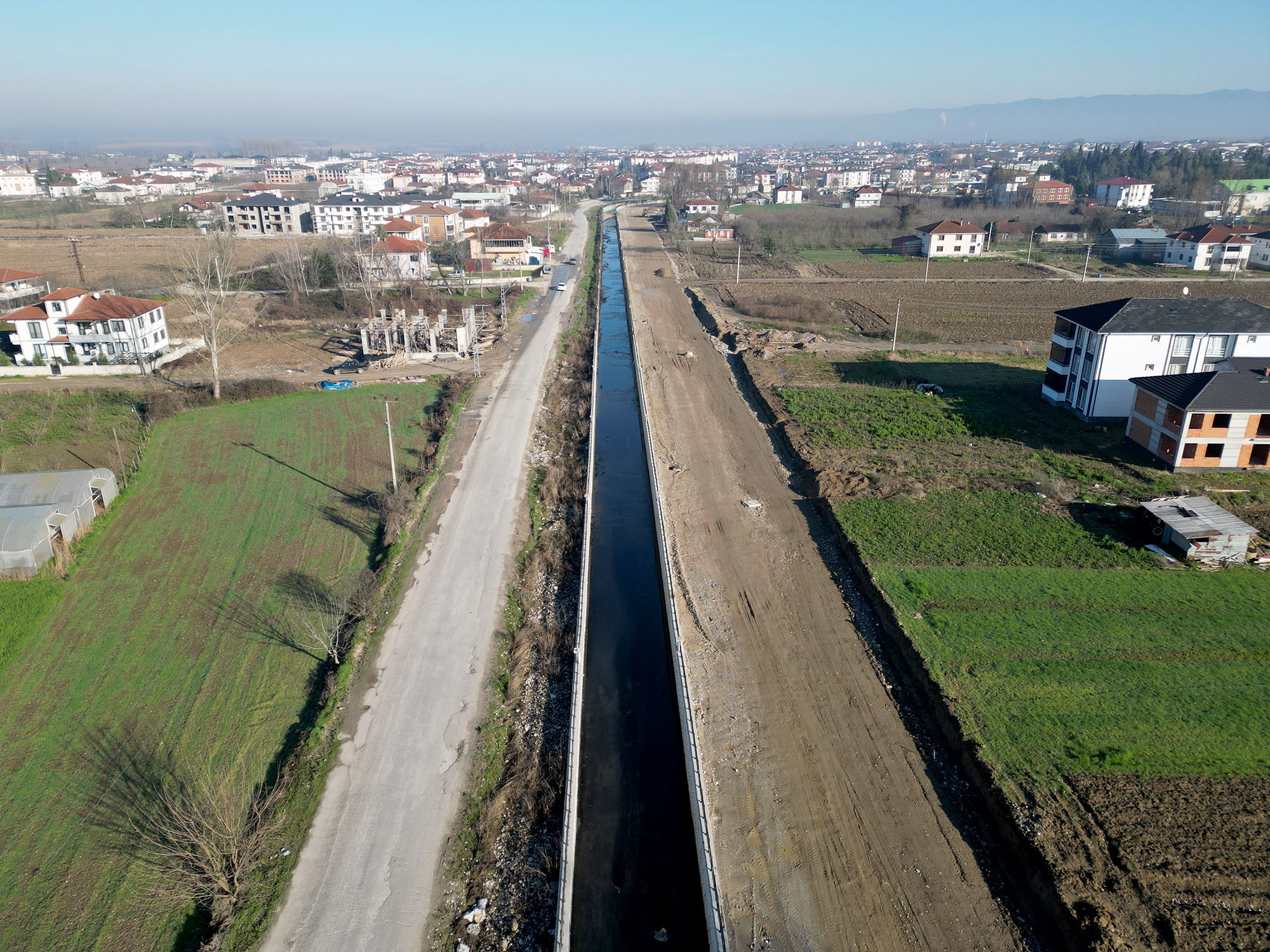 Akyazı Karacasu’ya yeni cadde ve yaşam alanı: Arter asfalta hazırlanıyor