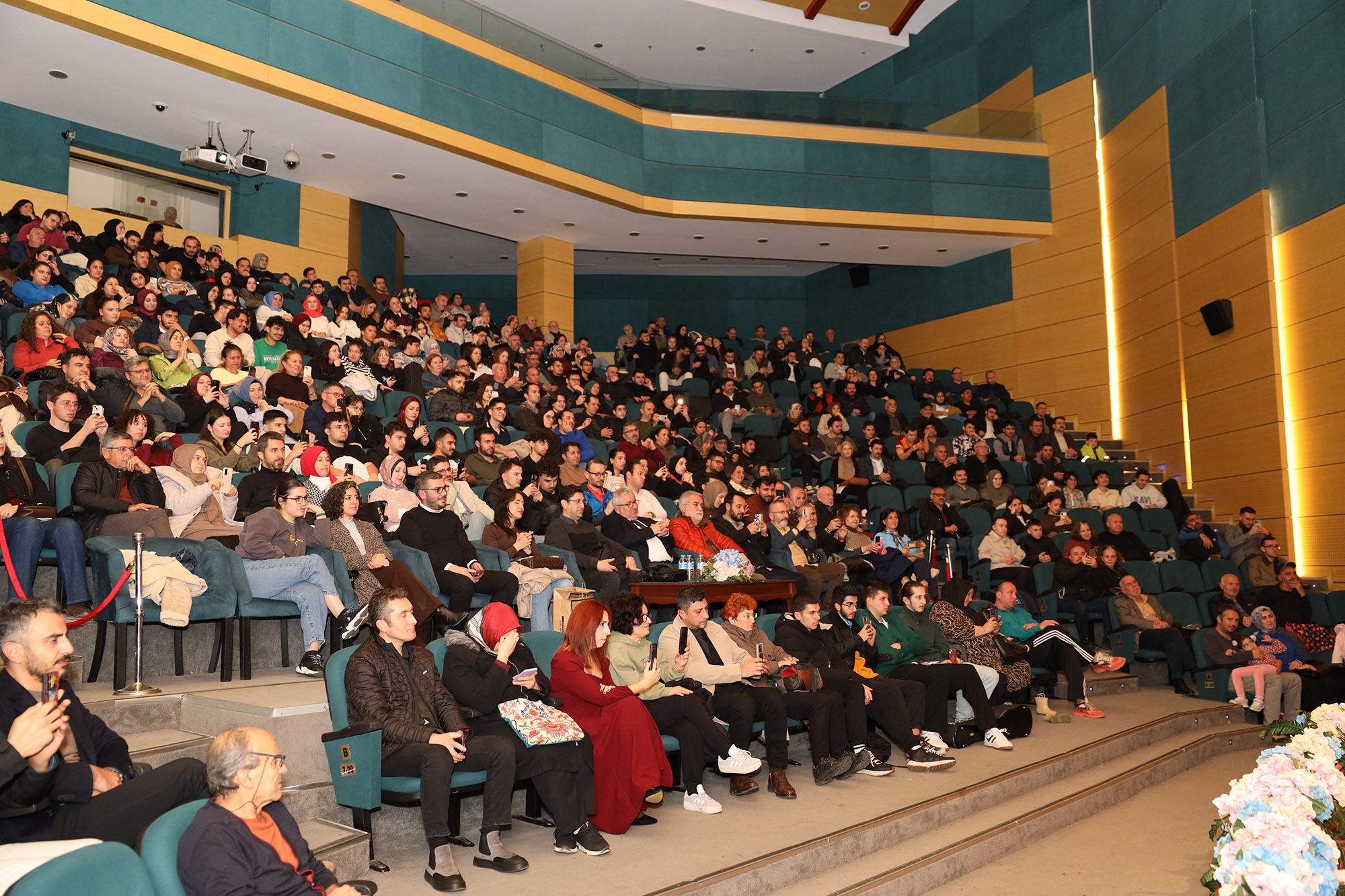 Çetin Akdeniz ile Sakarya’da Türk Halk Müziği esintisi