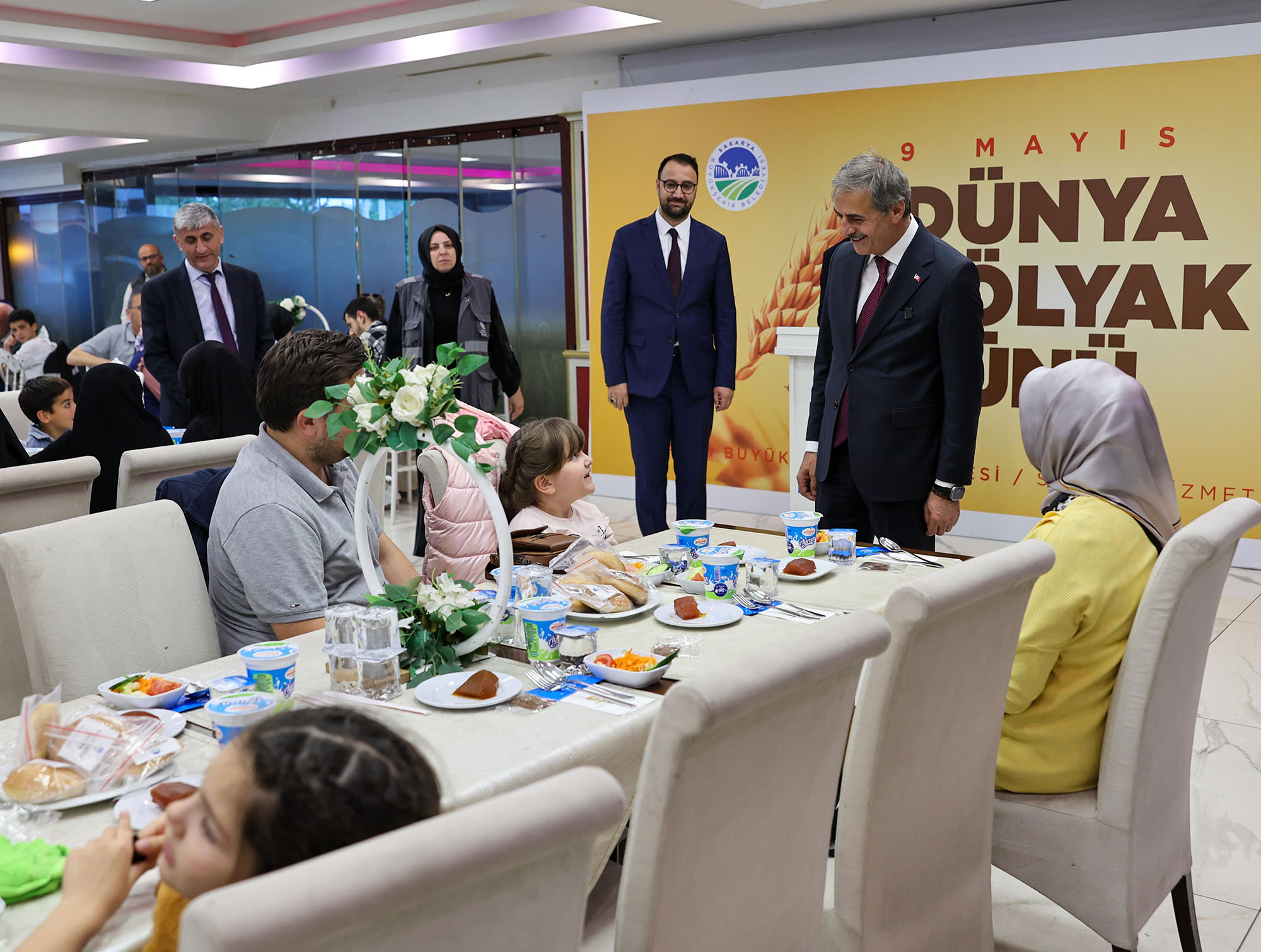 Başkan Alemdar ‘Demokrasi Meydanı’nda hazırlıyoruz’ diyerek duyurdu