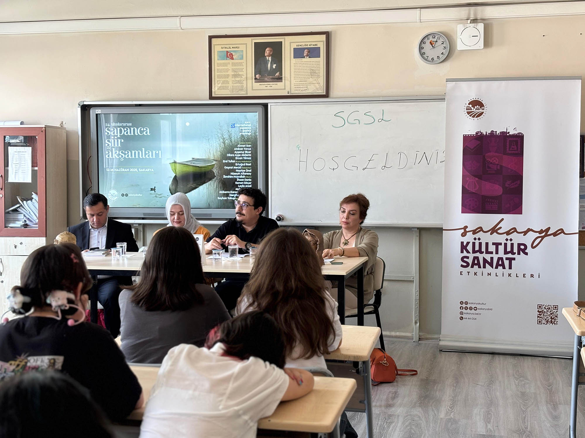 Şiirin en güzel dizeleri liselere taşındı: Şairler Sakarya’da öğrencilerle buluştu