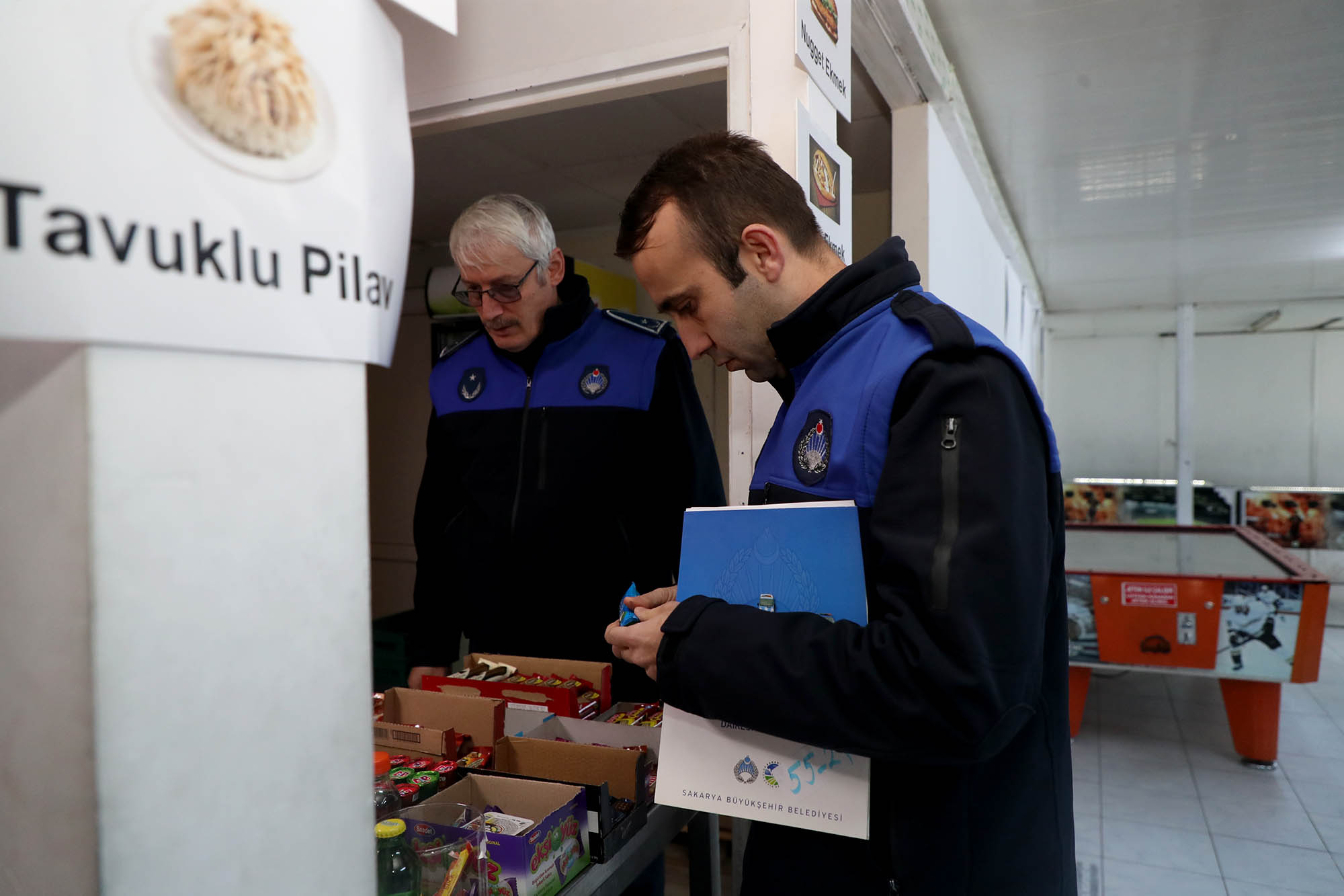 Büyükşehir’den okul kantinlerine denetim: Her detayı incelediler