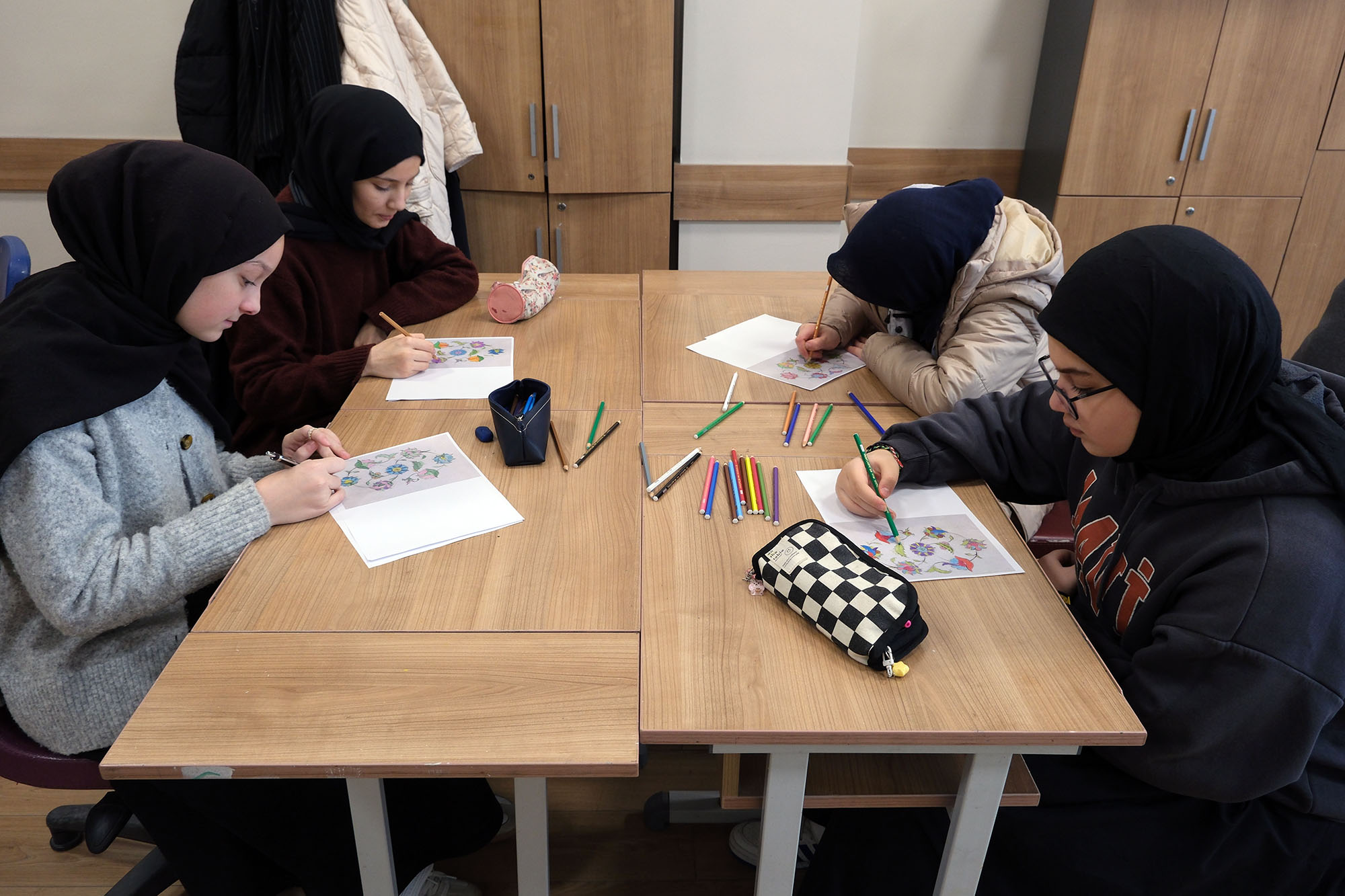 SAMEK atölyelerinde minikler seramikle, gençler tezhiple tanıştı