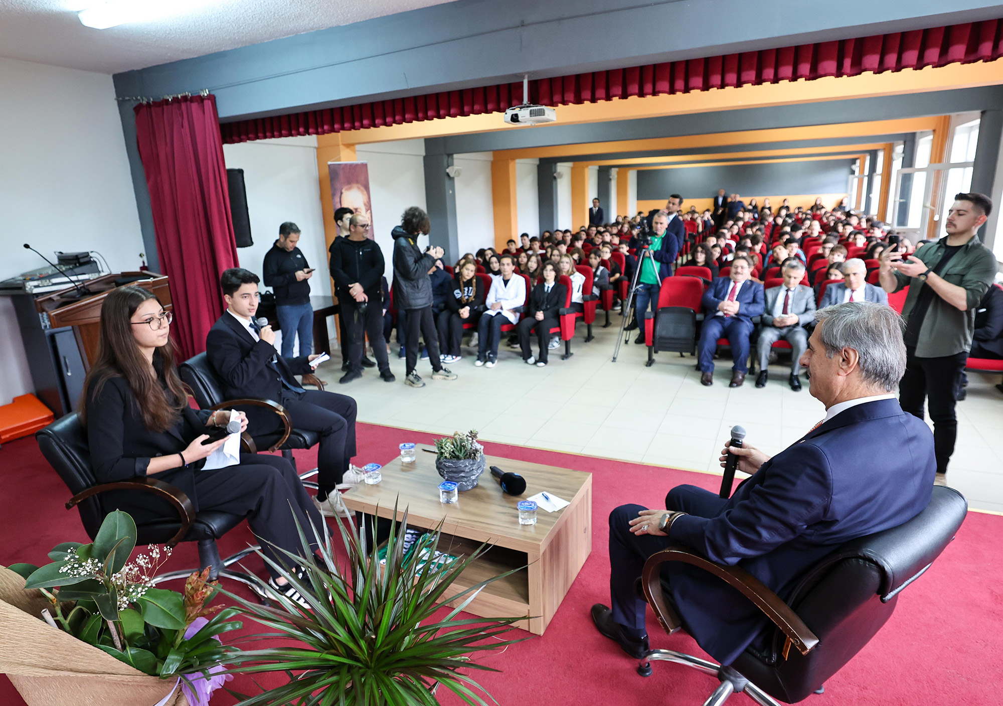Sakarya gençliğine hizmet edecek eserleri bir bir hayata geçiriyoruz