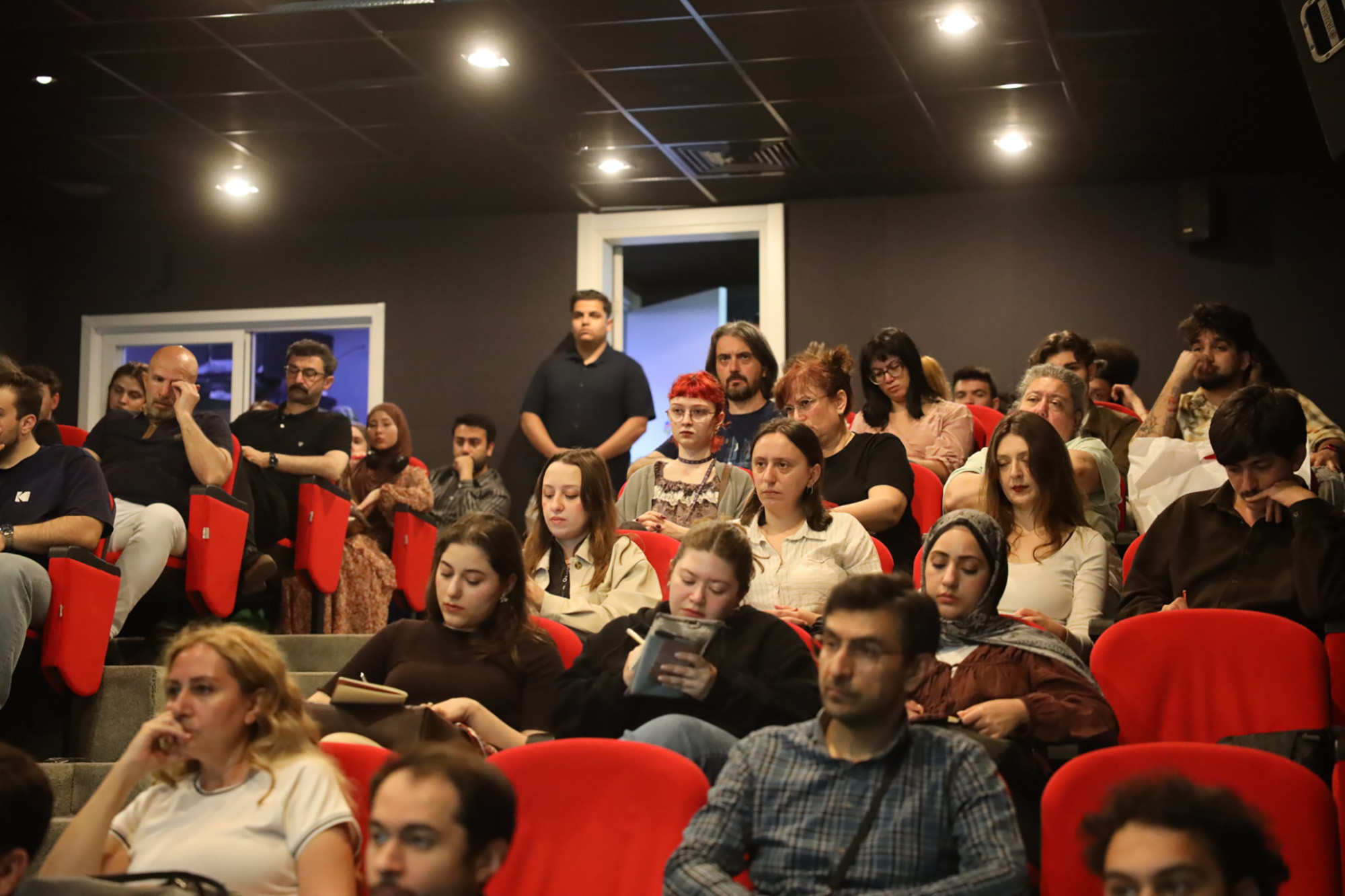 Sinemaseverler “SineFilozofi” söyleşisinde buluştu