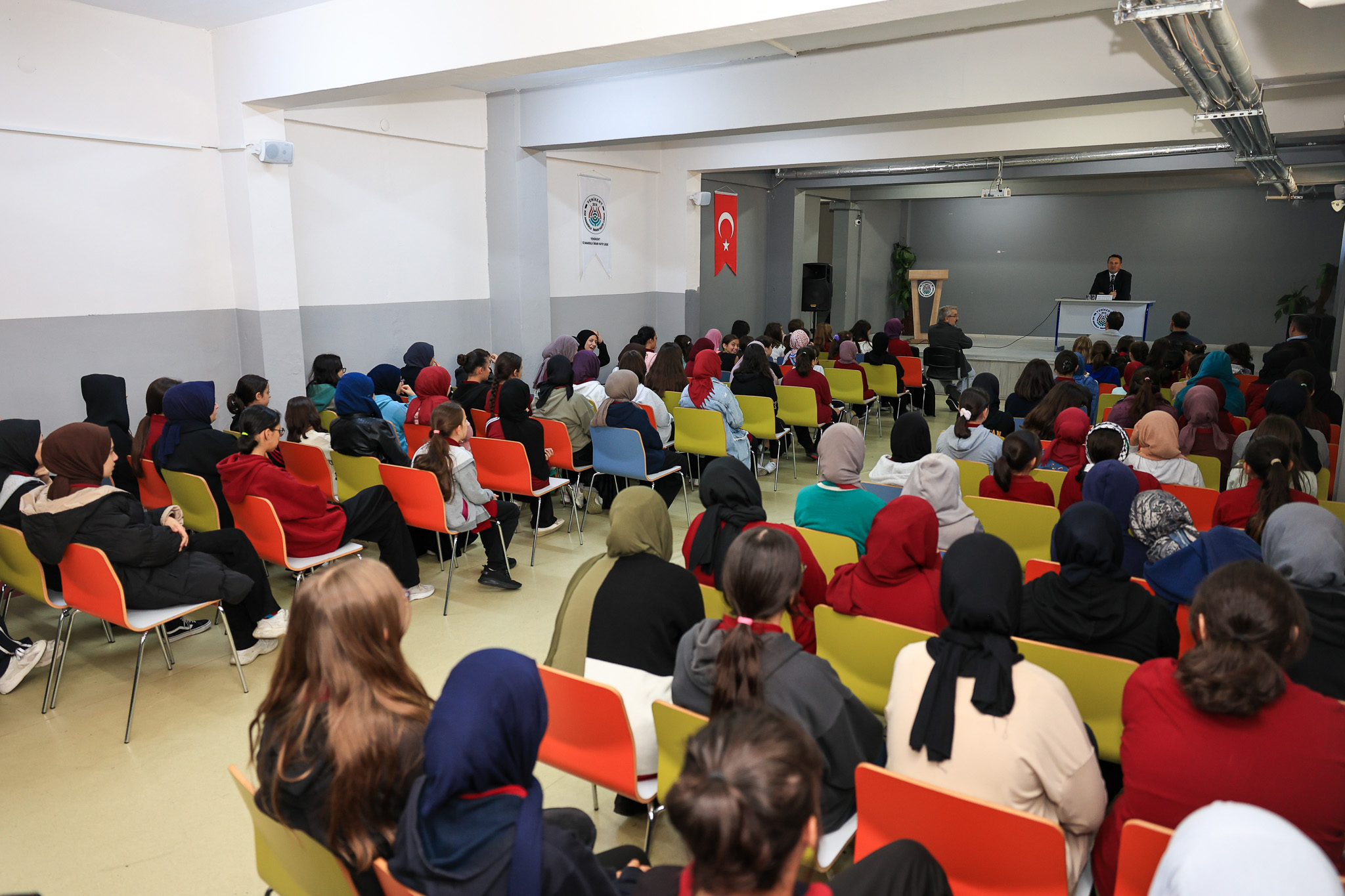 SASKİ Genel Müdürü öğrencilerle buluştu: Tasarrufun önemini anlattı