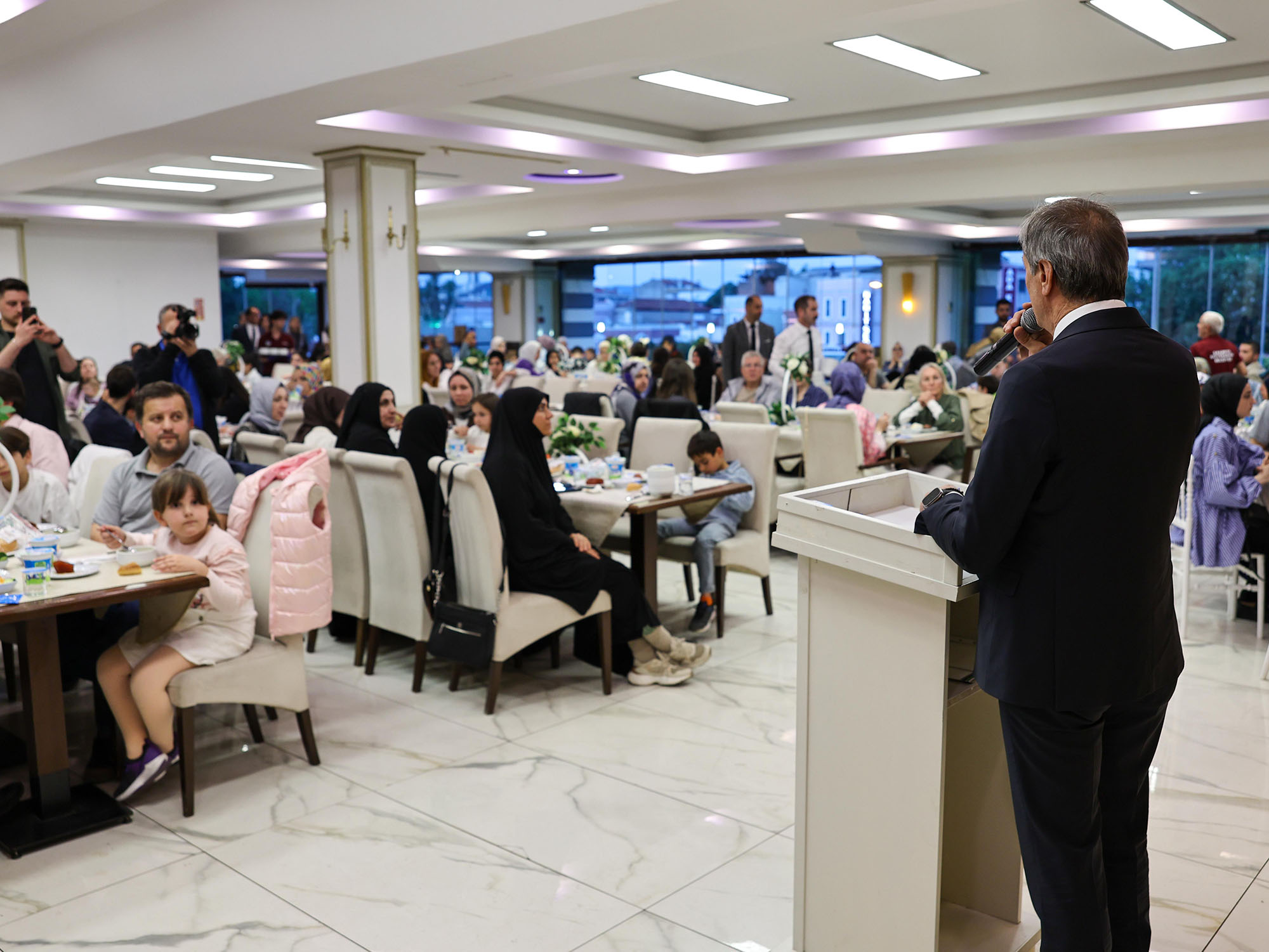 Başkan Alemdar ‘Demokrasi Meydanı’nda hazırlıyoruz’ diyerek duyurdu