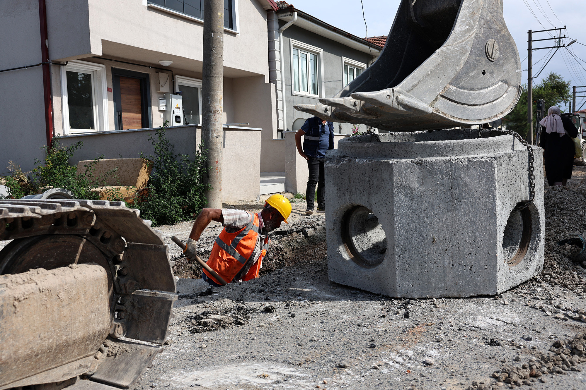 Arifiye’nin merkezi Büyükşehirle sil baştan yenileniyor