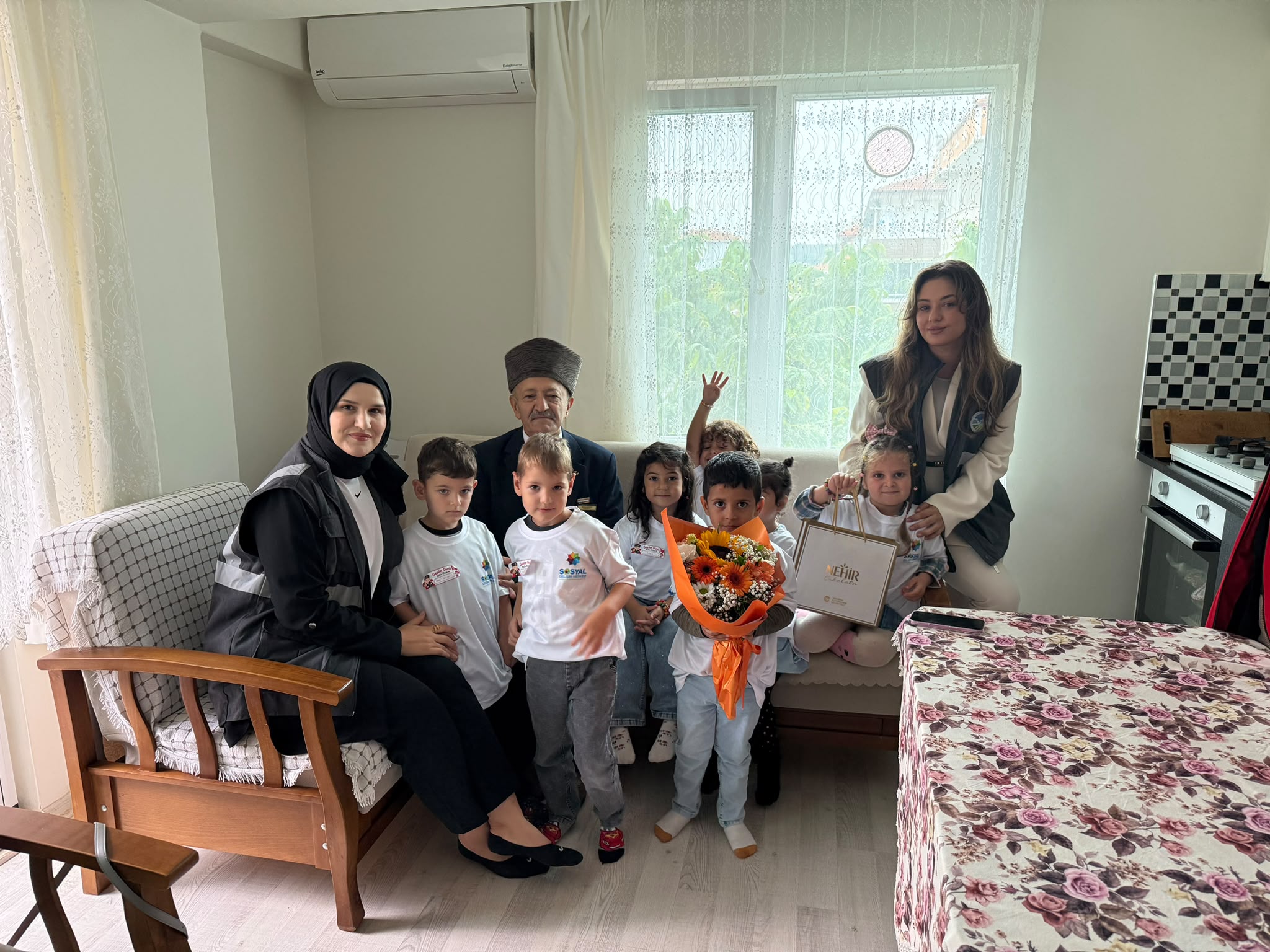 Karasulu SGM’li miniklerden gazilere anlamlı ziyaret