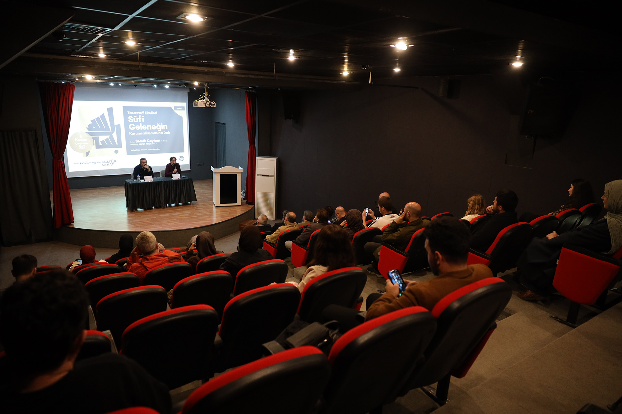 “Sûfî Geleneğin Kurumsallaşmasına Dair” söyleşisi OSM’de gerçekleştirildi