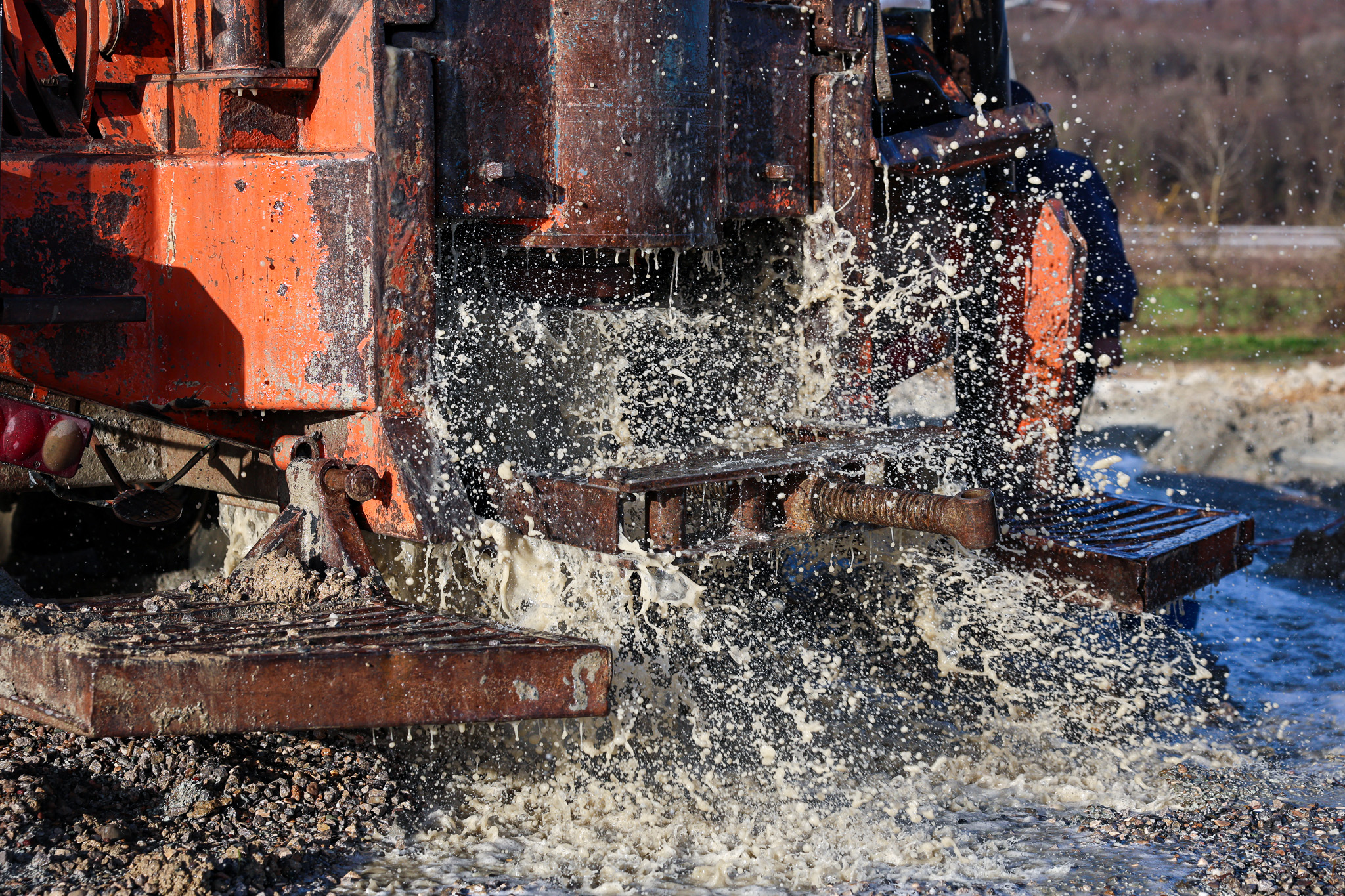 Yerin 104 metre altından çıkarılan içme suyu Karasu’da 5 mahalleye iletilecek